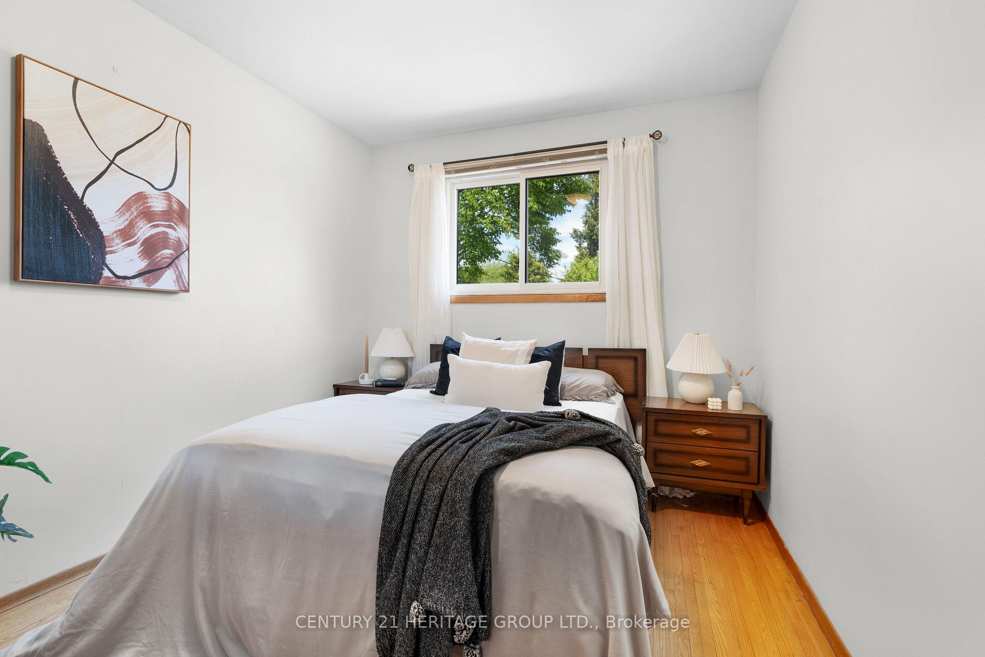 Photo 20 of 133 Picton Street E, Hamilton, North End — HOMEH