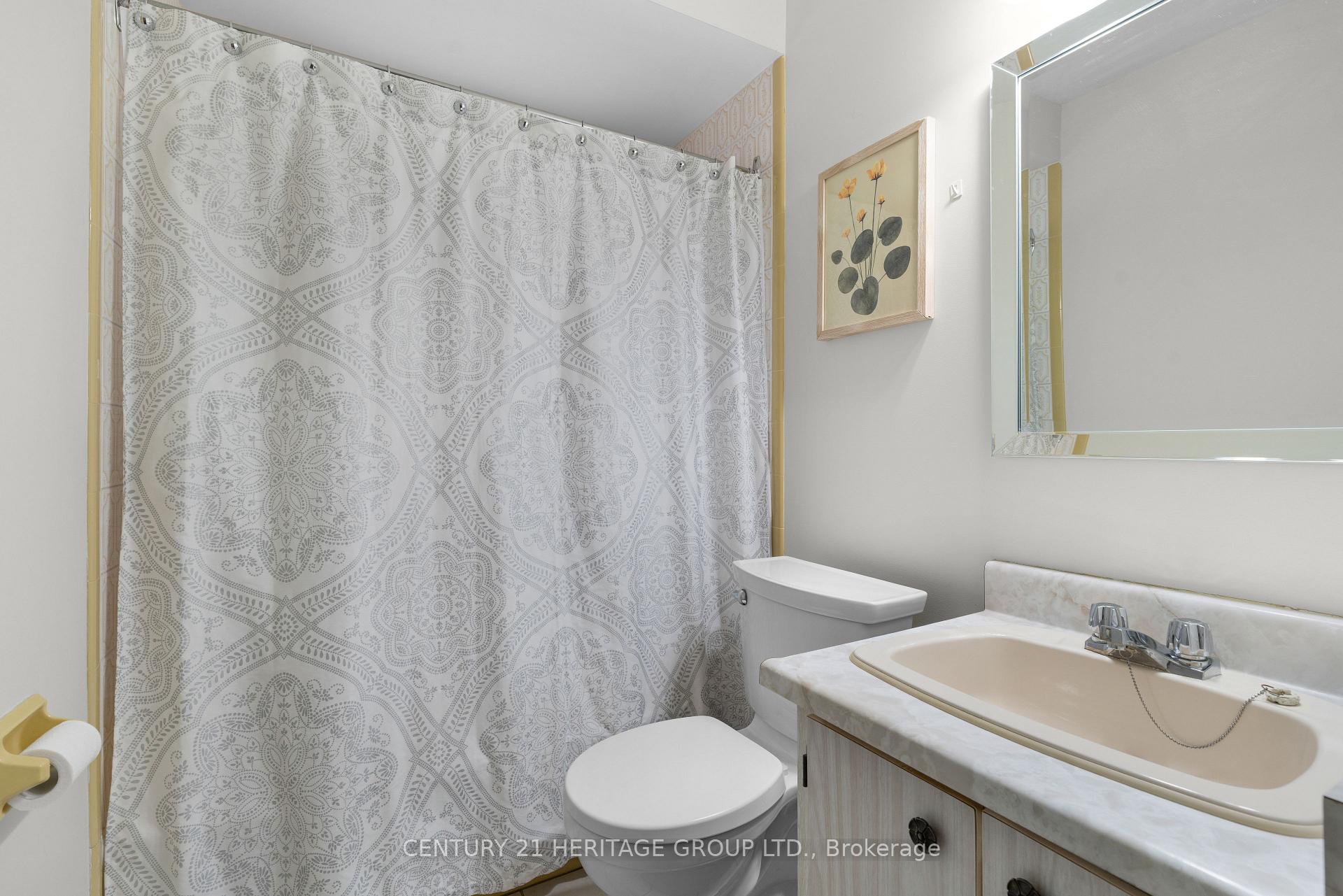 Photo 25 of 133 Picton Street E, Hamilton, North End — HOMEH