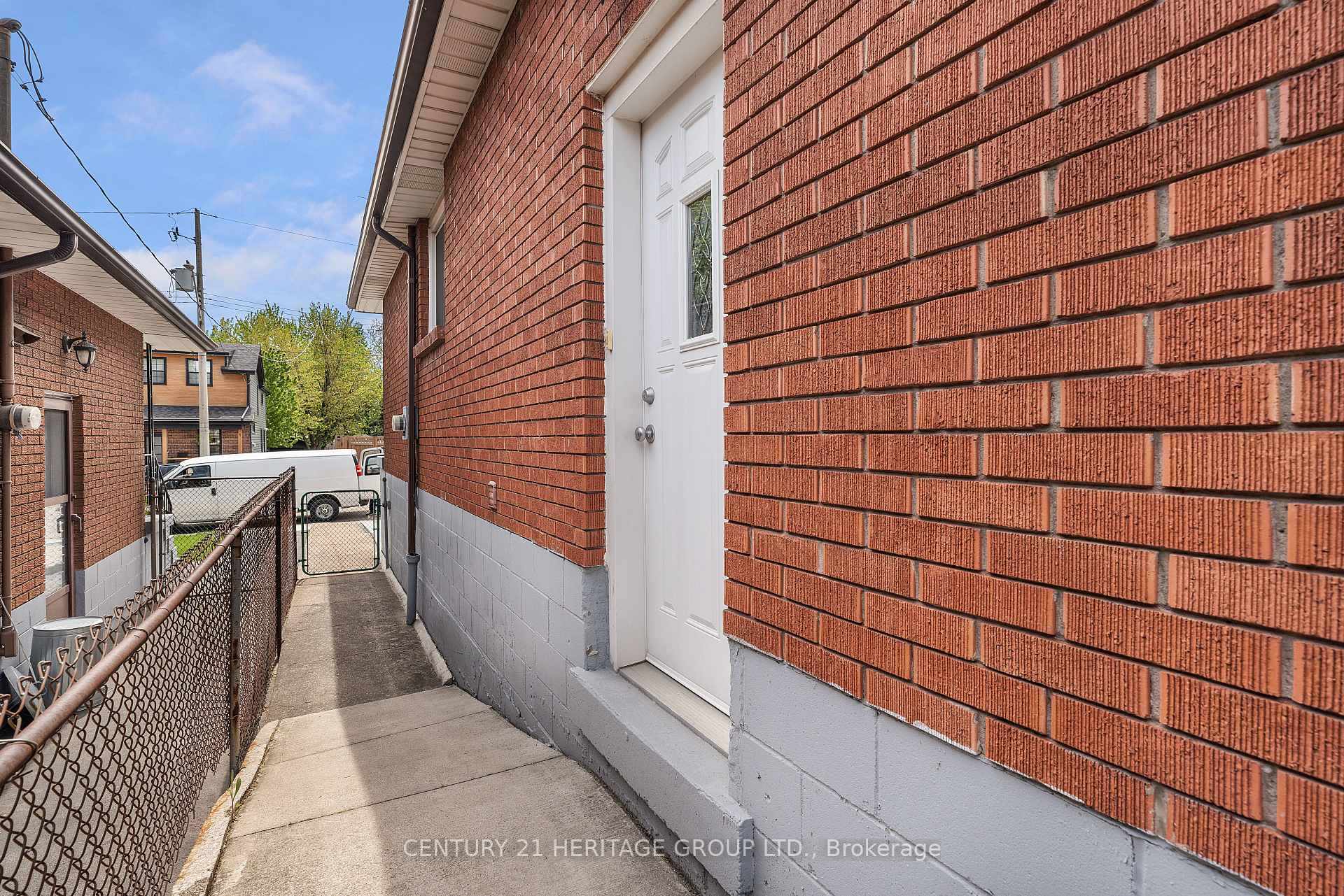 Photo 26 of 133 Picton Street E, Hamilton, North End — HOMEH