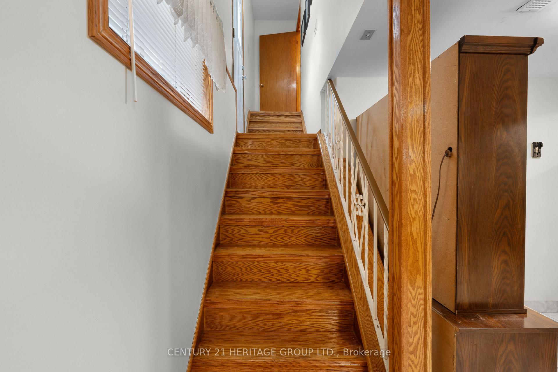 Photo 28 of 133 Picton Street E, Hamilton, North End — HOMEH