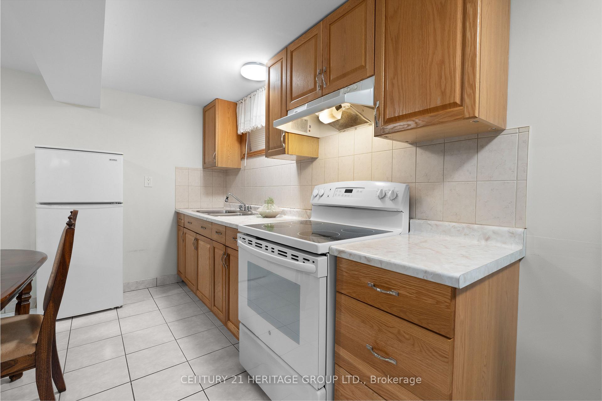 Photo 32 of 133 Picton Street E, Hamilton, North End — HOMEH