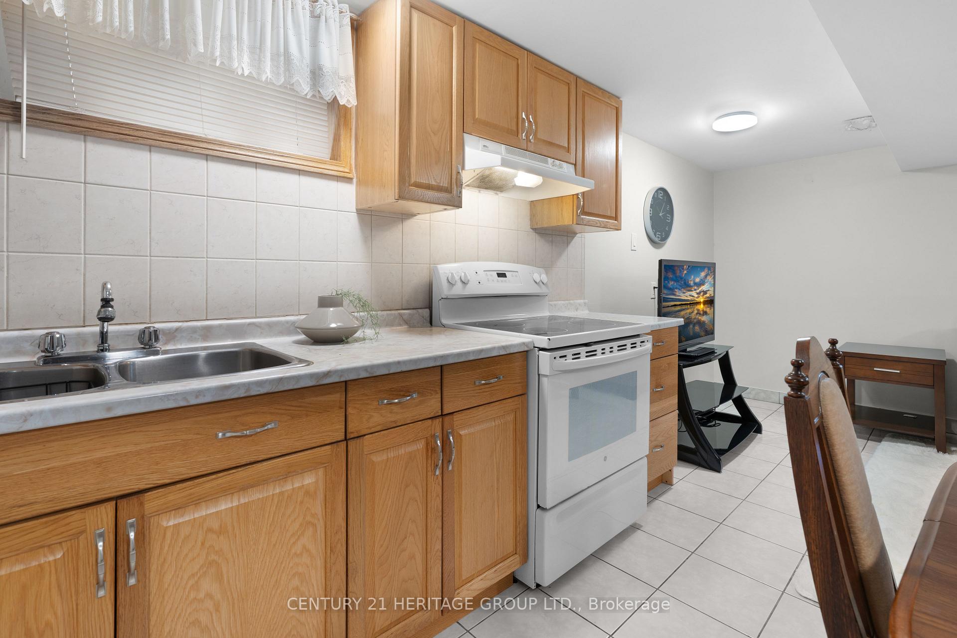 Photo 33 of 133 Picton Street E, Hamilton, North End — HOMEH