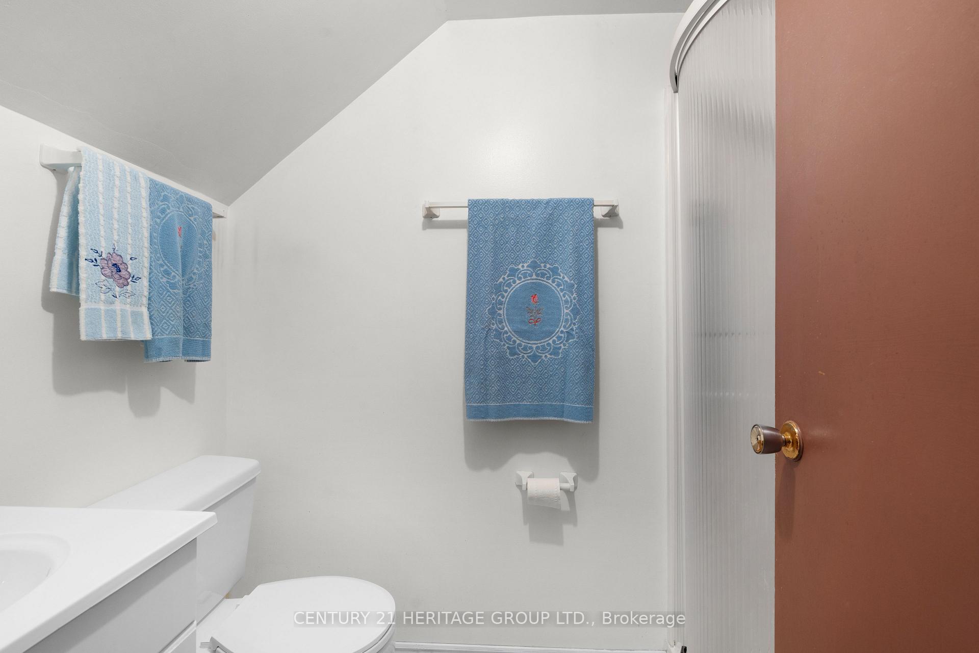 Photo 37 of 133 Picton Street E, Hamilton, North End — HOMEH