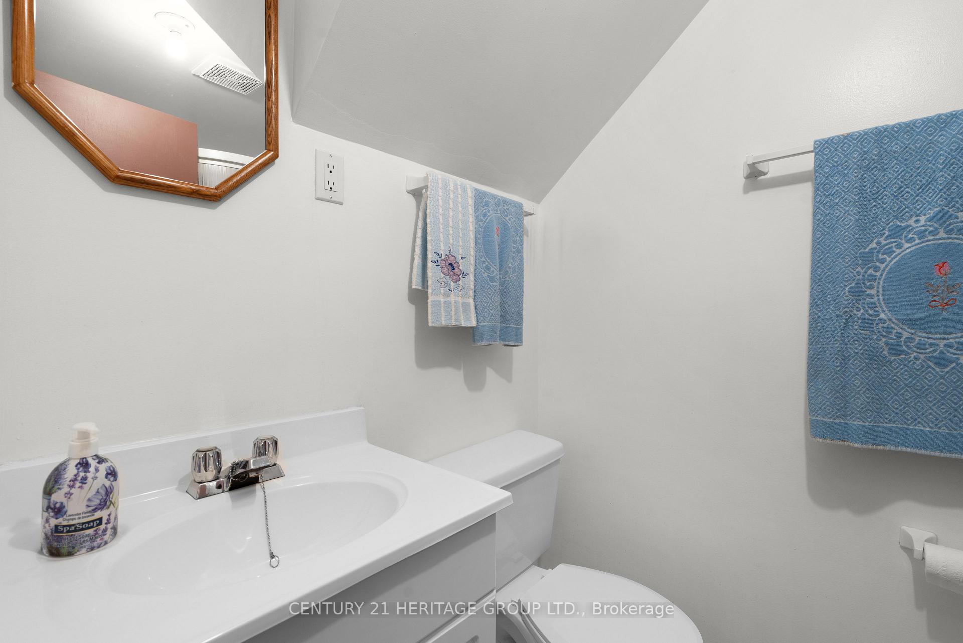 Photo 38 of 133 Picton Street E, Hamilton, North End — HOMEH
