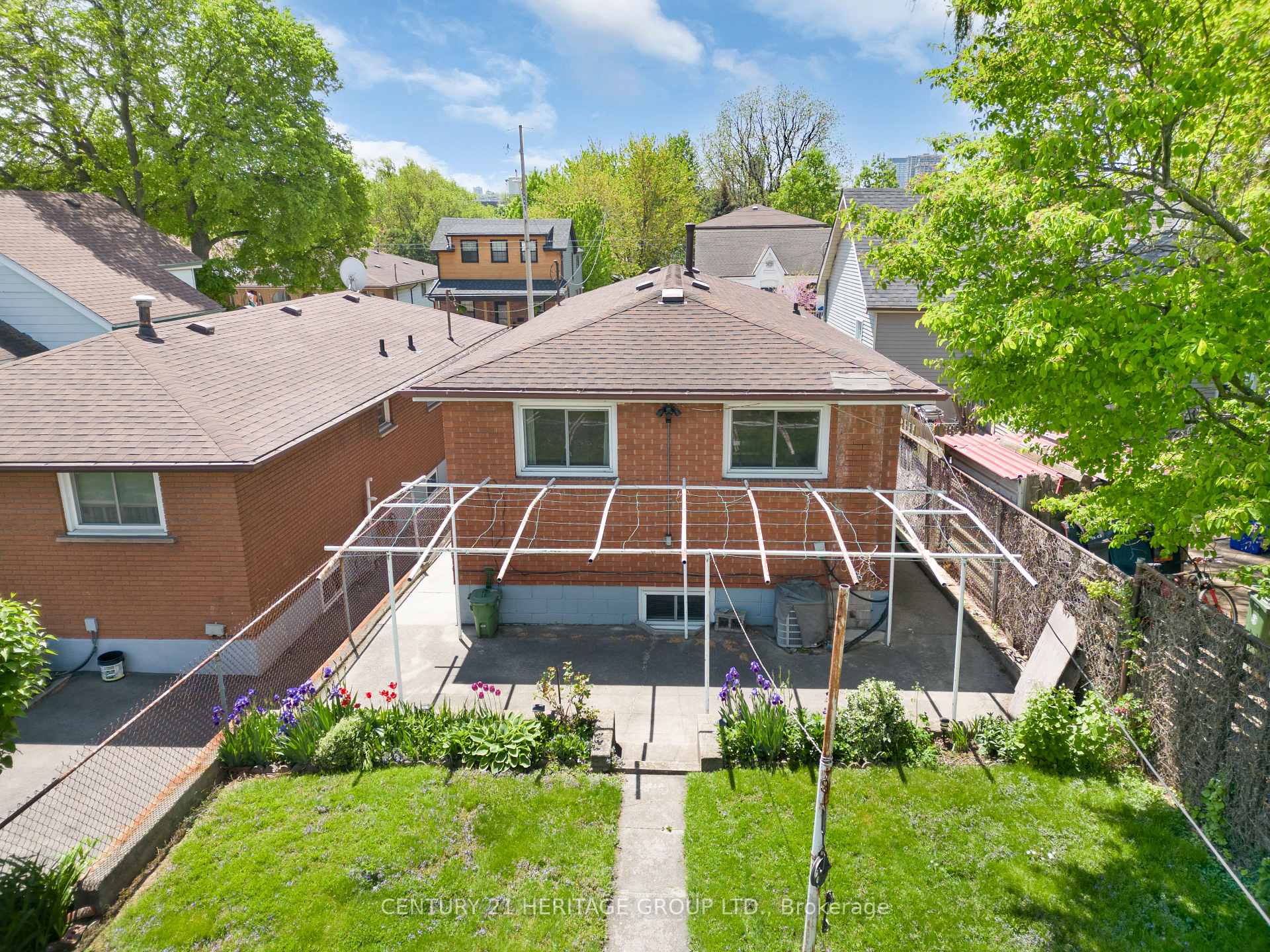 Photo 40 of 133 Picton Street E, Hamilton, North End — HOMEH