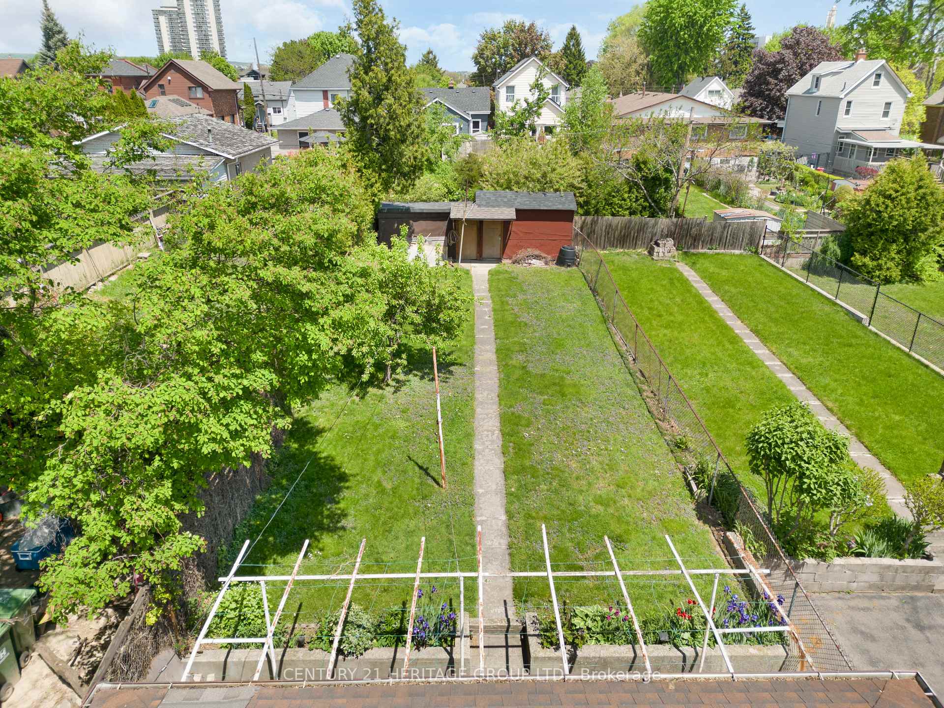 Photo 41 of 133 Picton Street E, Hamilton, North End — HOMEH