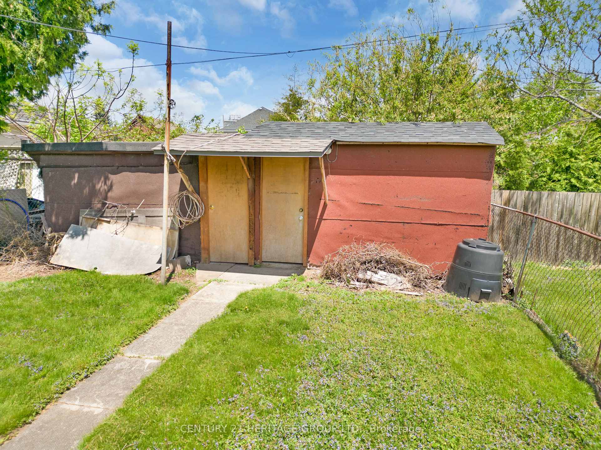 Photo 43 of 133 Picton Street E, Hamilton, North End — HOMEH