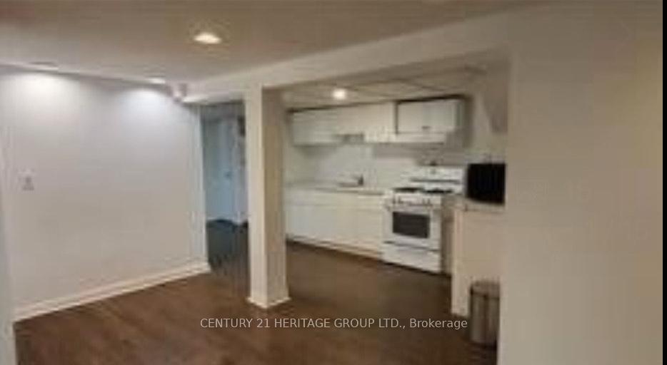 Photo 2 of Unit Bsmt, 3 Richardson Drive, Aurora, Aurora Highlands — HOMEH