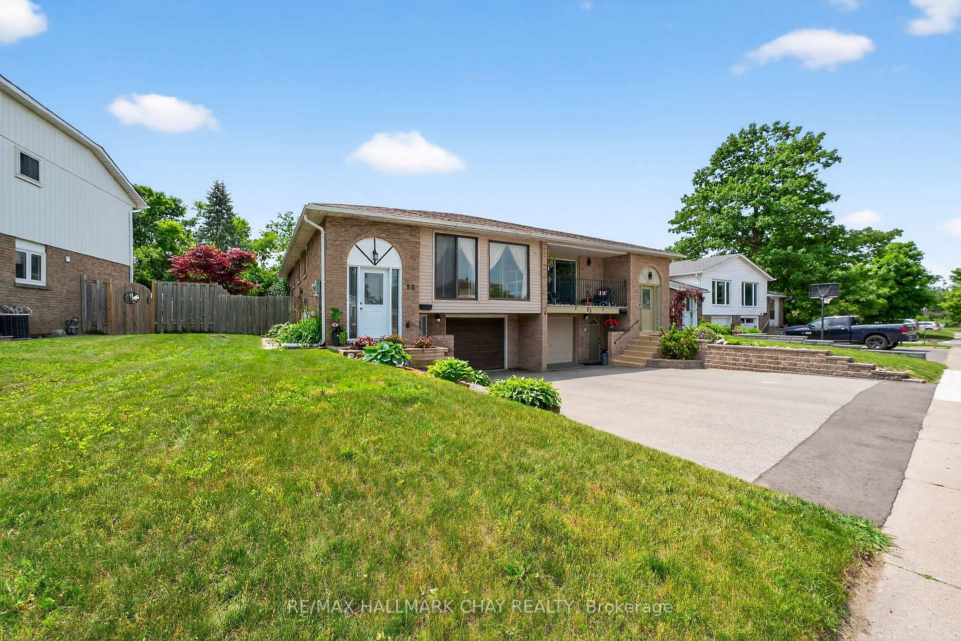Photo 3 of 55 Highcroft Road, Barrie, Allandale Heights — HOMEH