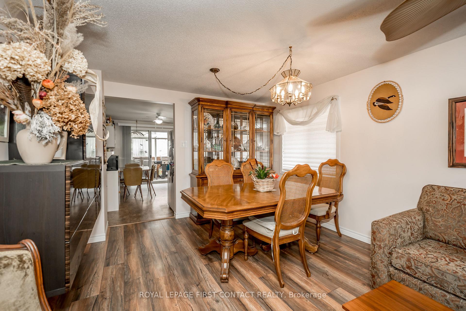 Photo 11 of 91 Irwin Drive, Barrie, Northwest — HOMEH