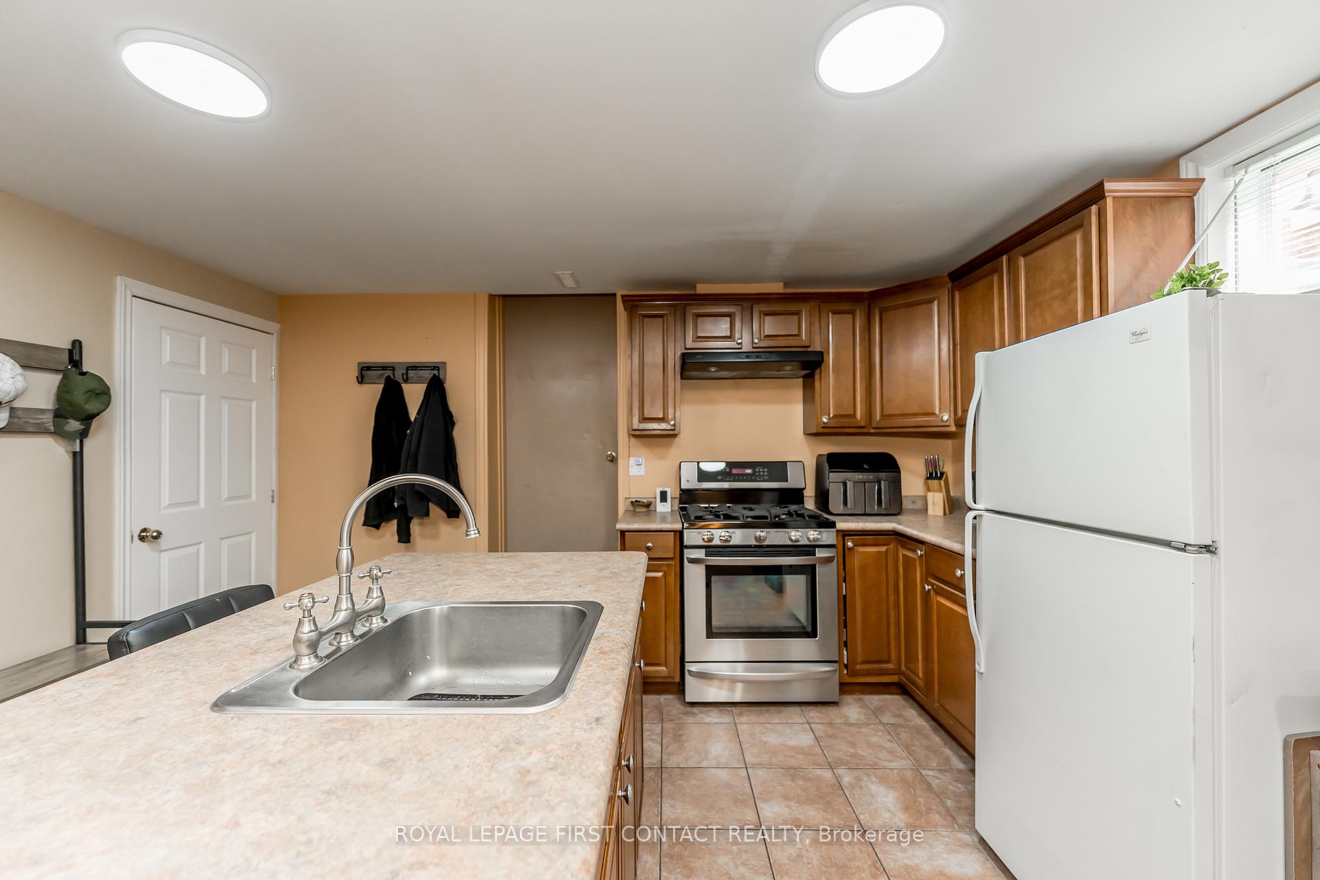 Photo 19 of 91 Irwin Drive, Barrie, Northwest — HOMEH
