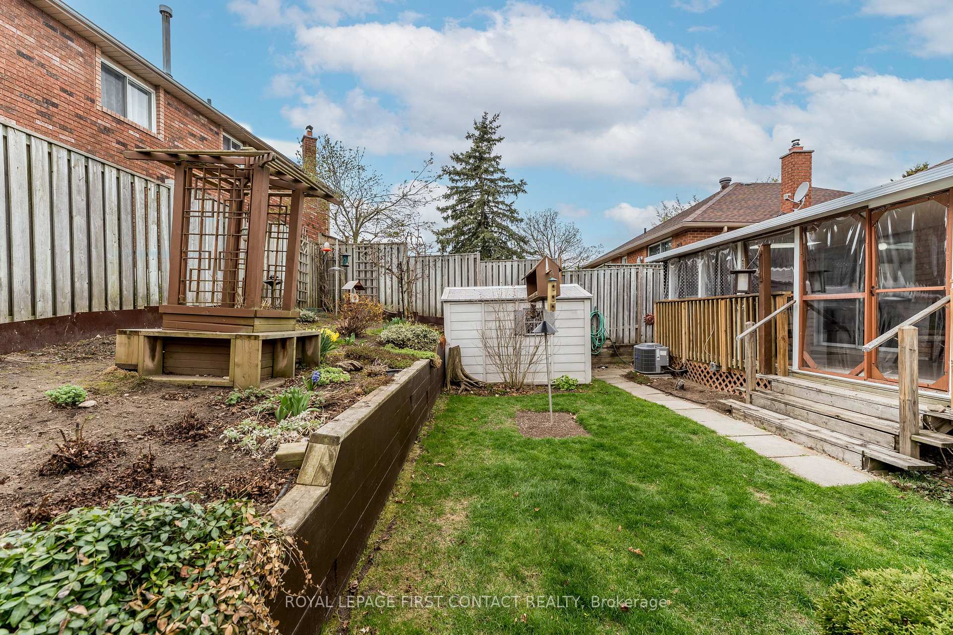 Photo 35 of 91 Irwin Drive, Barrie, Northwest — HOMEH