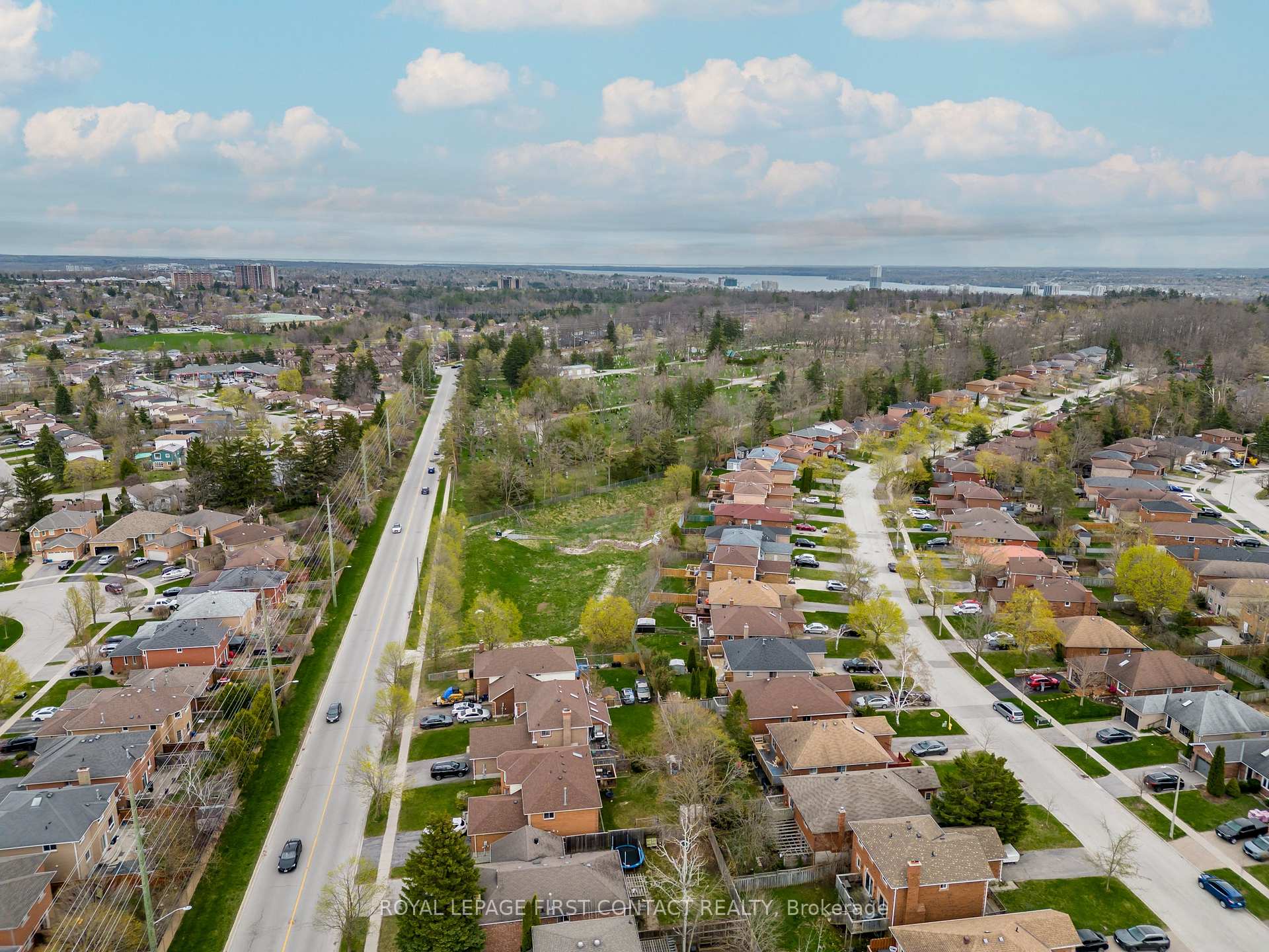 Photo 44 of 91 Irwin Drive, Barrie, Northwest — HOMEH