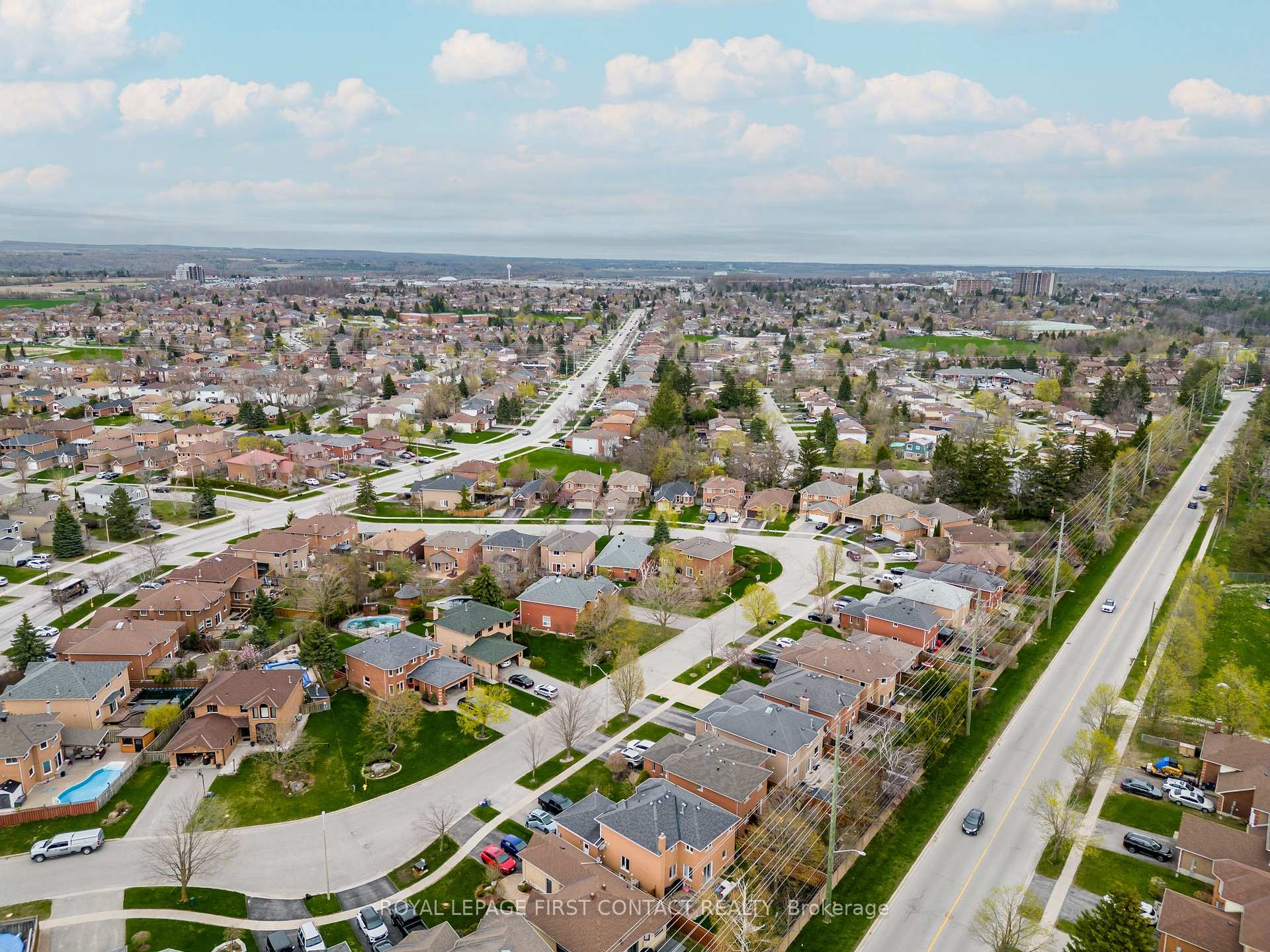 Photo 45 of 91 Irwin Drive, Barrie, Northwest — HOMEH