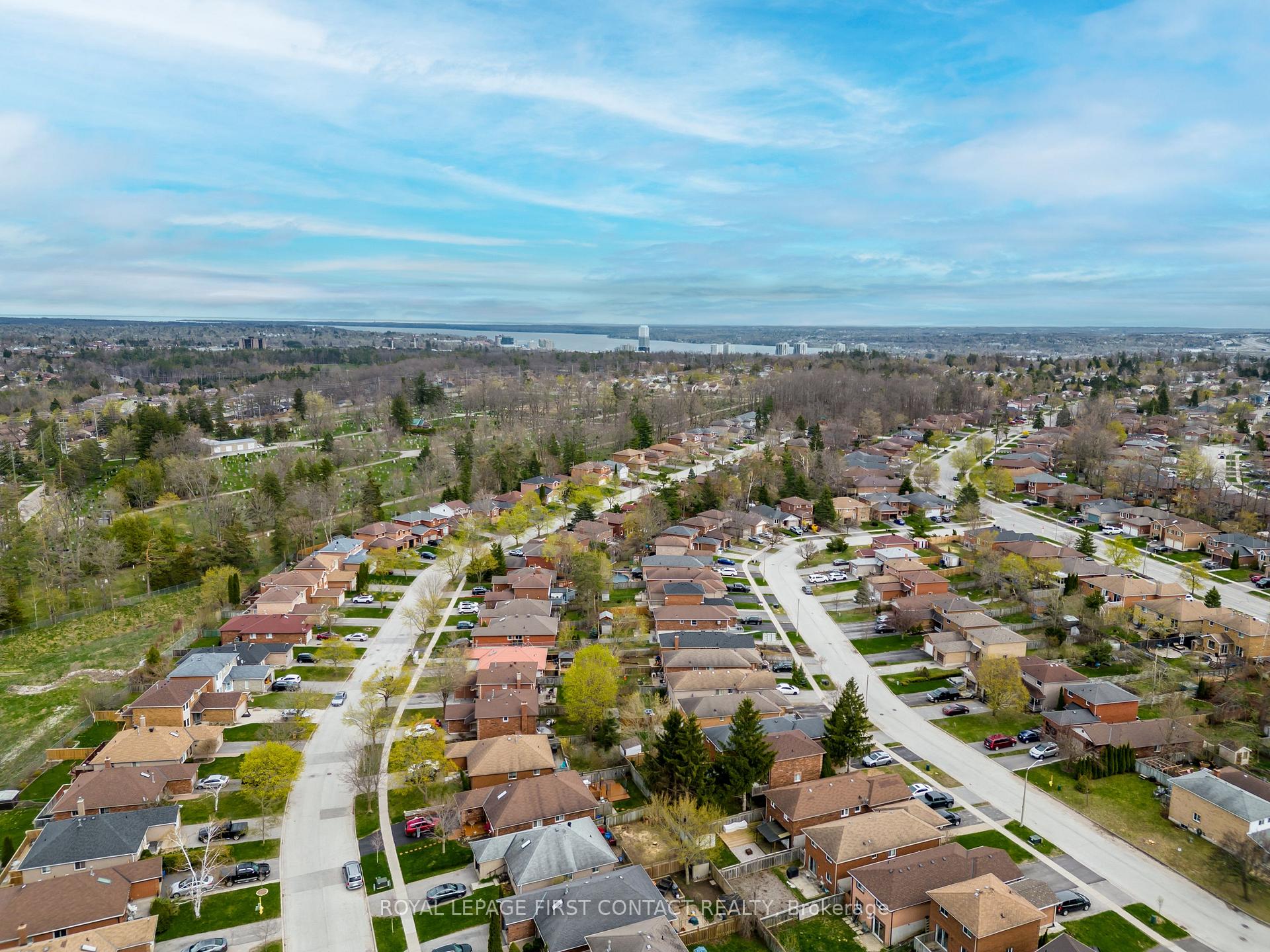 Photo 48 of 91 Irwin Drive, Barrie, Northwest — HOMEH