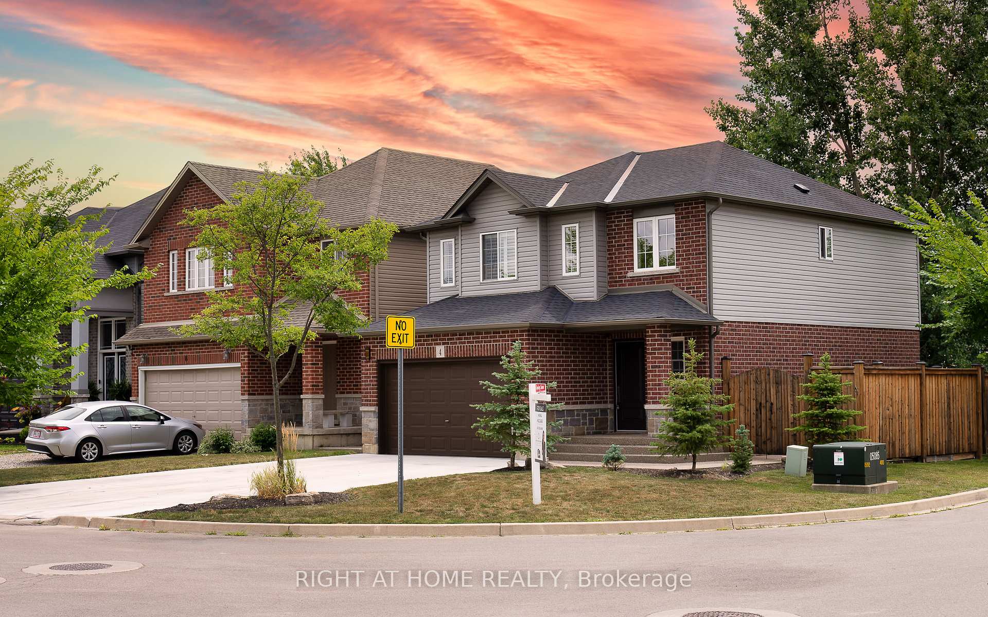 Photo 1 of 4 Avatar Place, Hamilton, Mount Hope — HOMEH