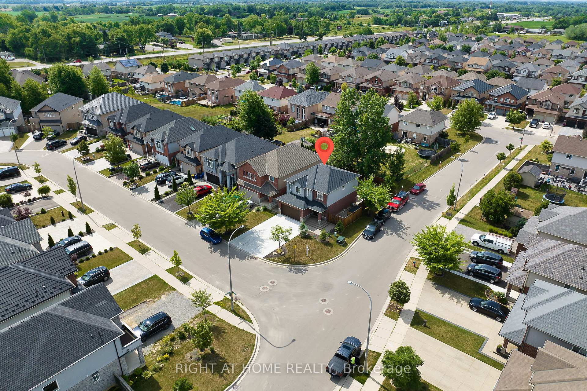 Photo 3 of 4 Avatar Place, Hamilton, Mount Hope — HOMEH