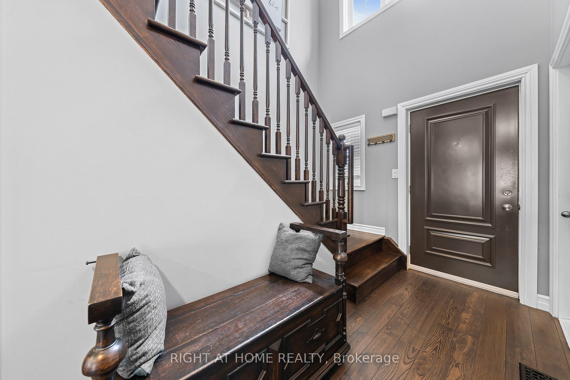 Photo 5 of 4 Avatar Place, Hamilton, Mount Hope — HOMEH