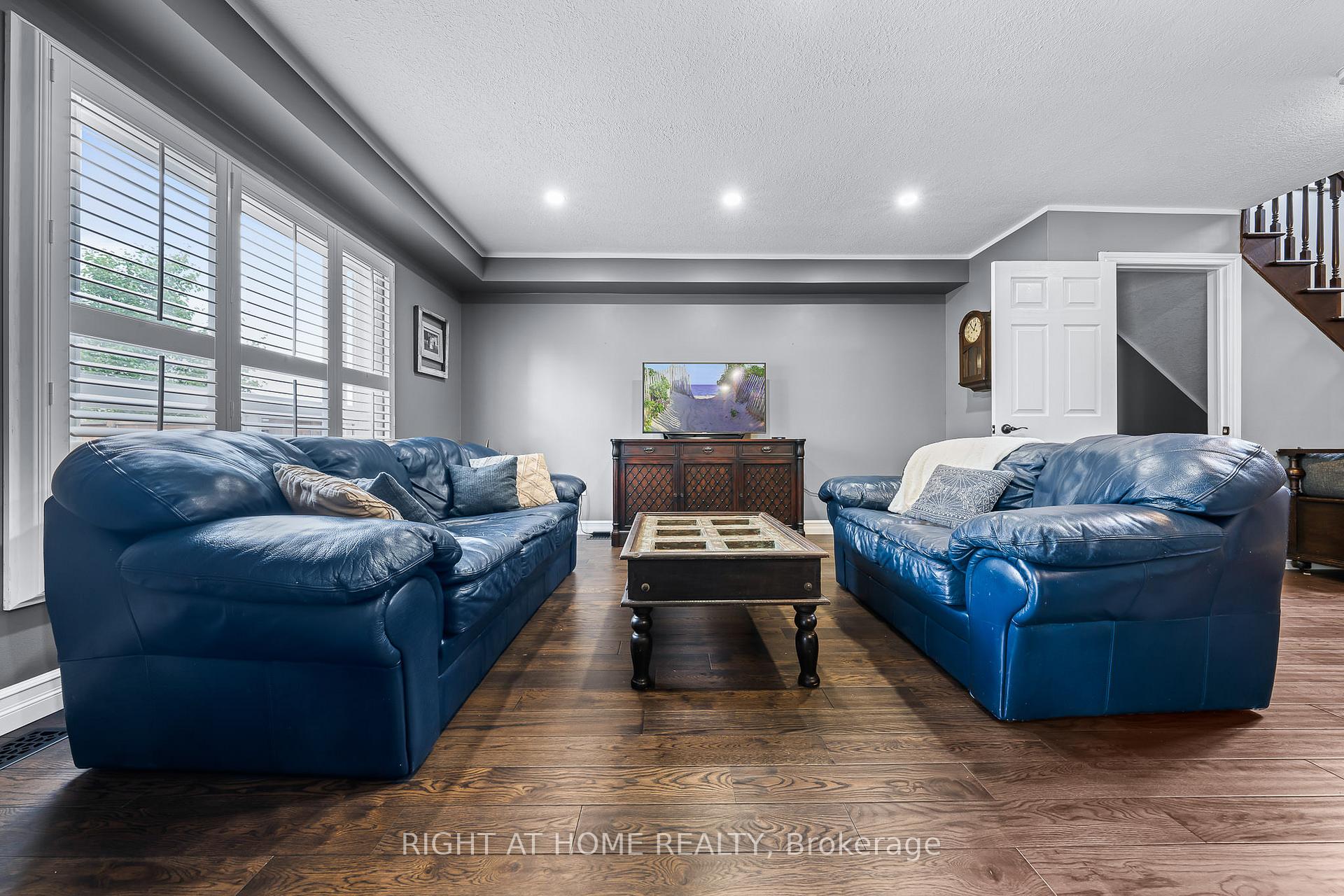 Photo 12 of 4 Avatar Place, Hamilton, Mount Hope — HOMEH