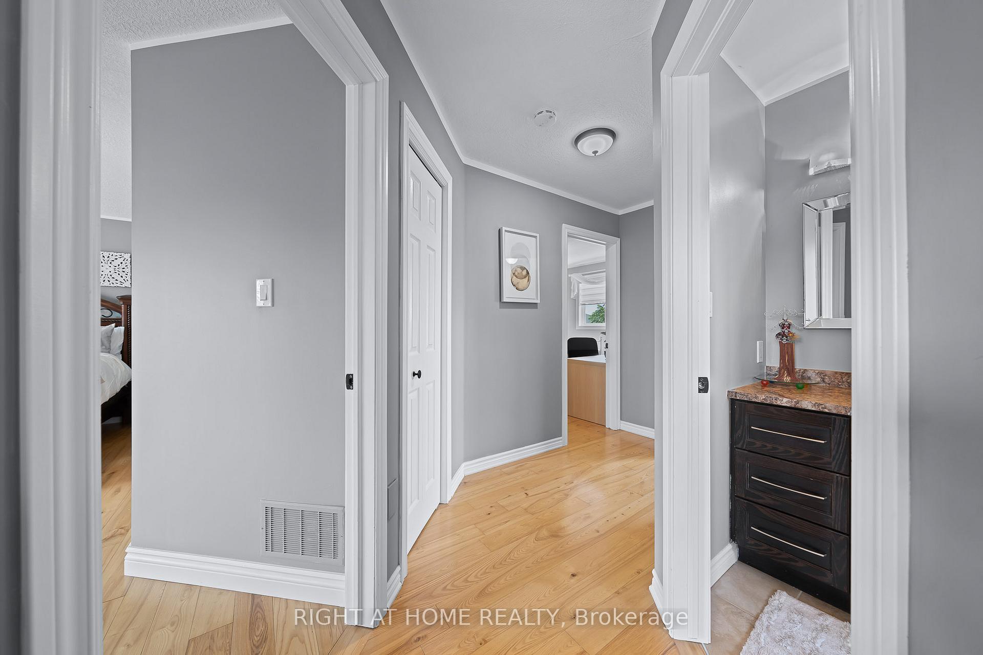 Photo 15 of 4 Avatar Place, Hamilton, Mount Hope — HOMEH