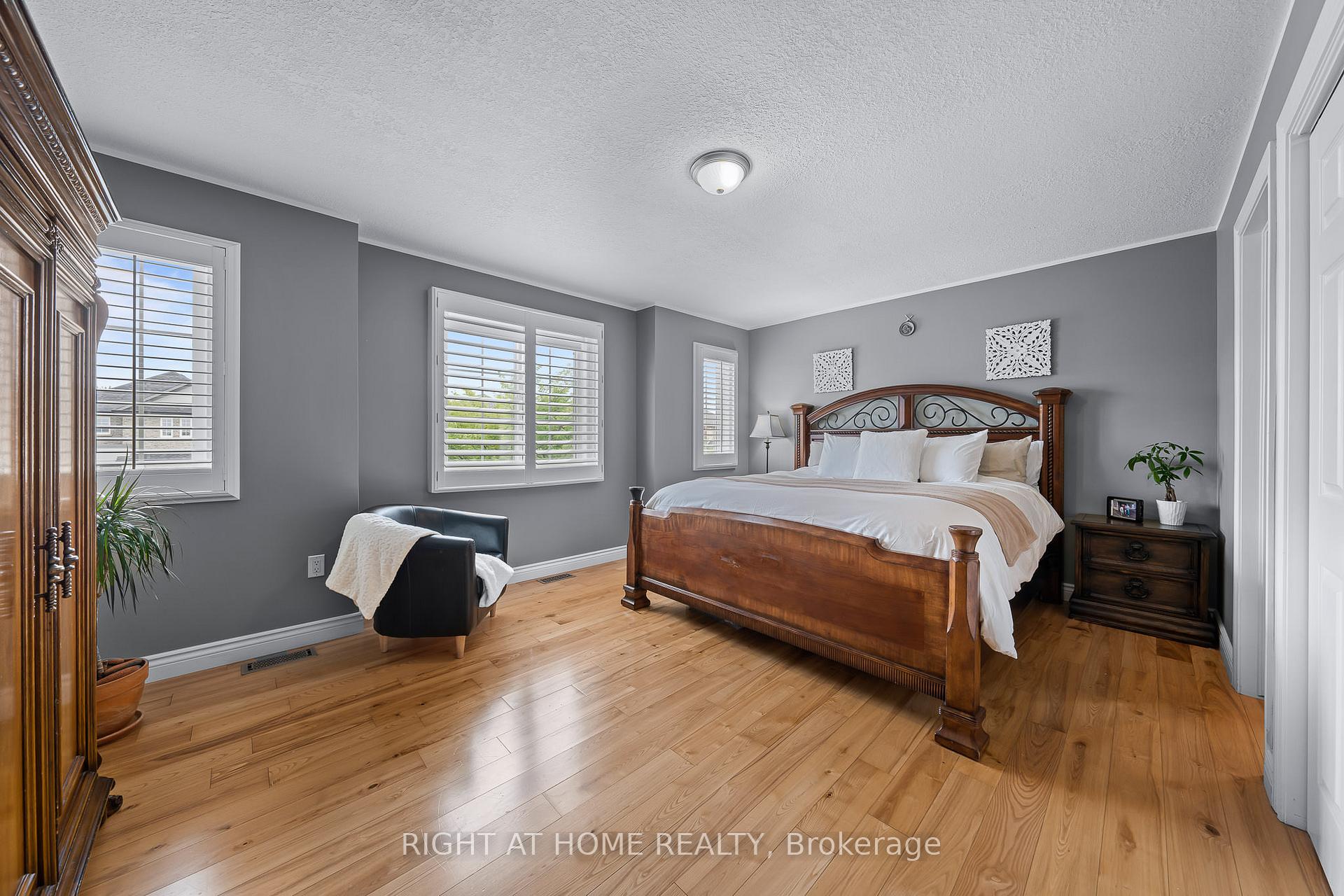Photo 17 of 4 Avatar Place, Hamilton, Mount Hope — HOMEH