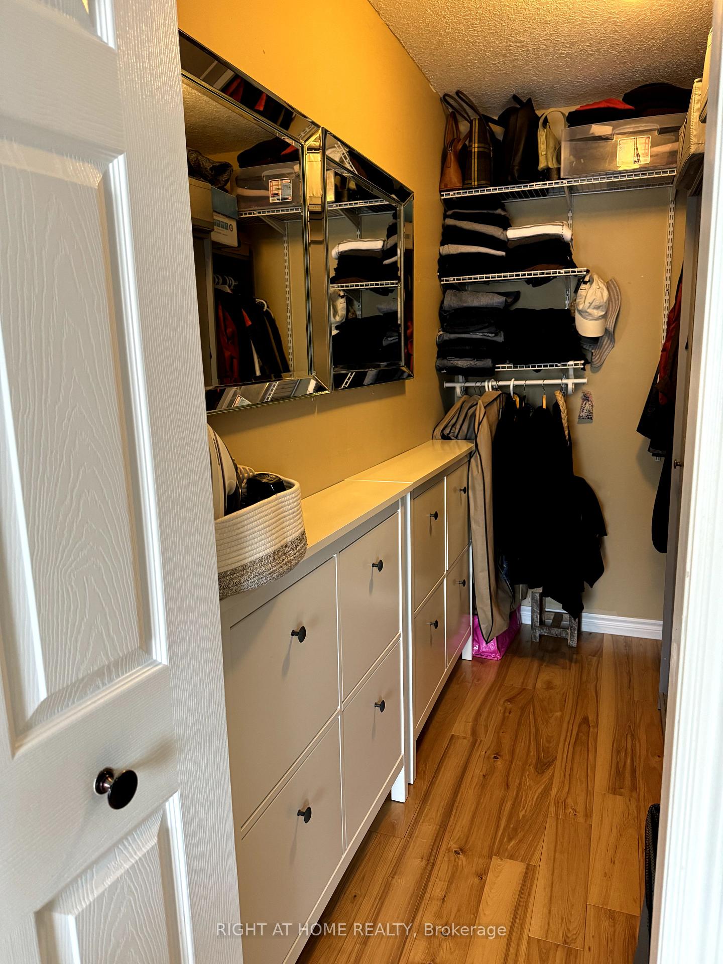 Photo 19 of 4 Avatar Place, Hamilton, Mount Hope — HOMEH
