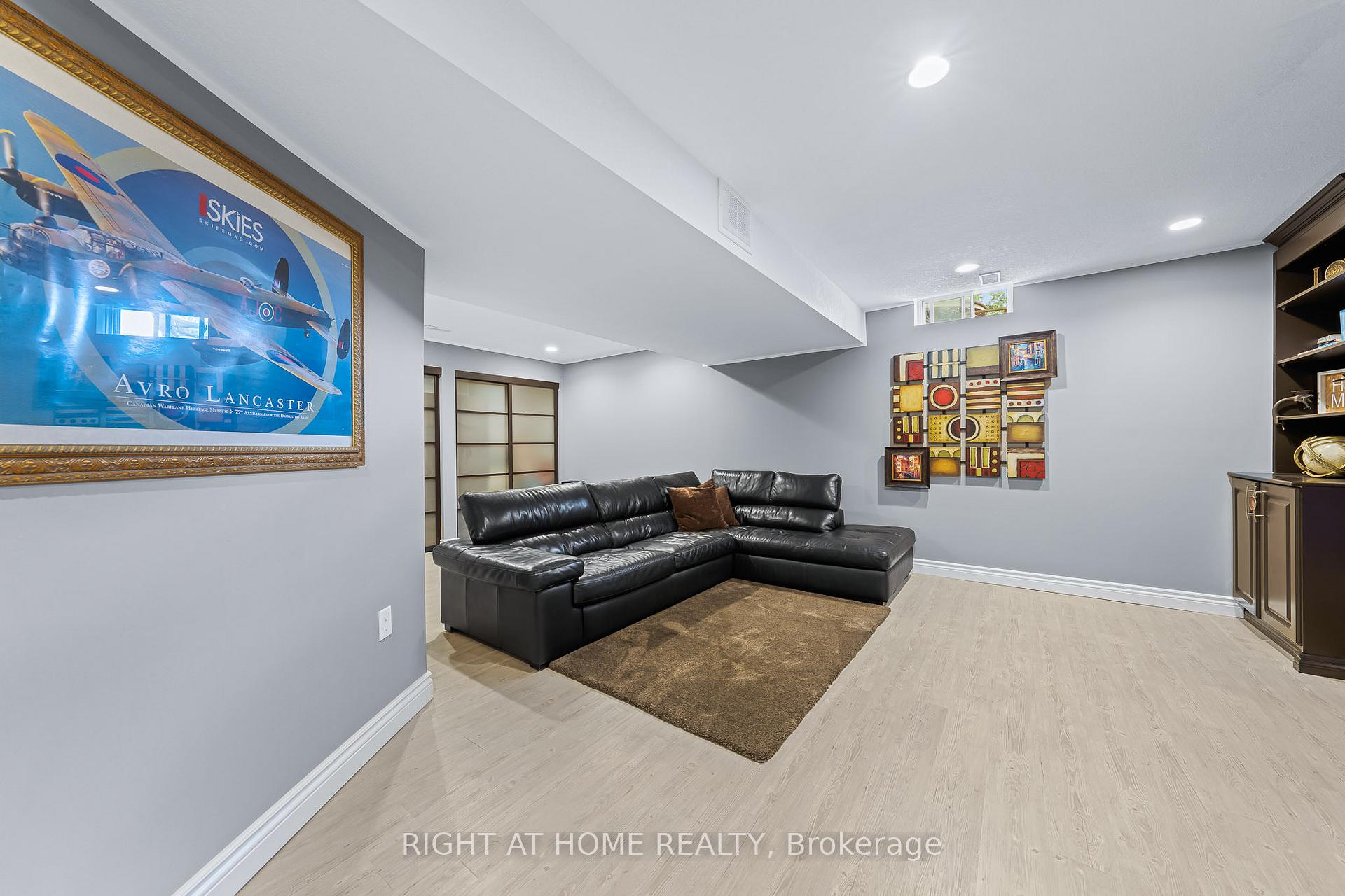 Photo 32 of 4 Avatar Place, Hamilton, Mount Hope — HOMEH