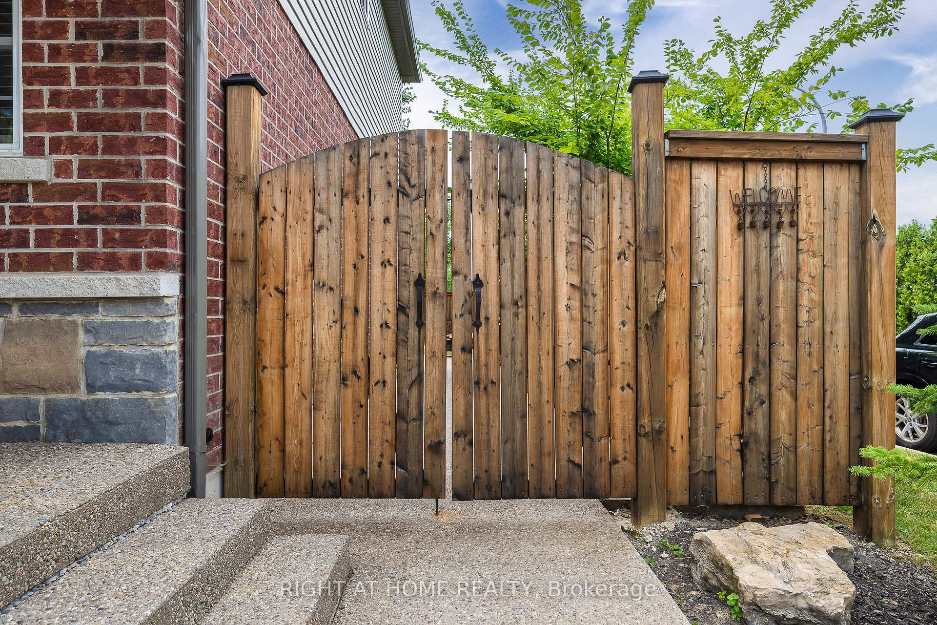 Photo 36 of 4 Avatar Place, Hamilton, Mount Hope — HOMEH