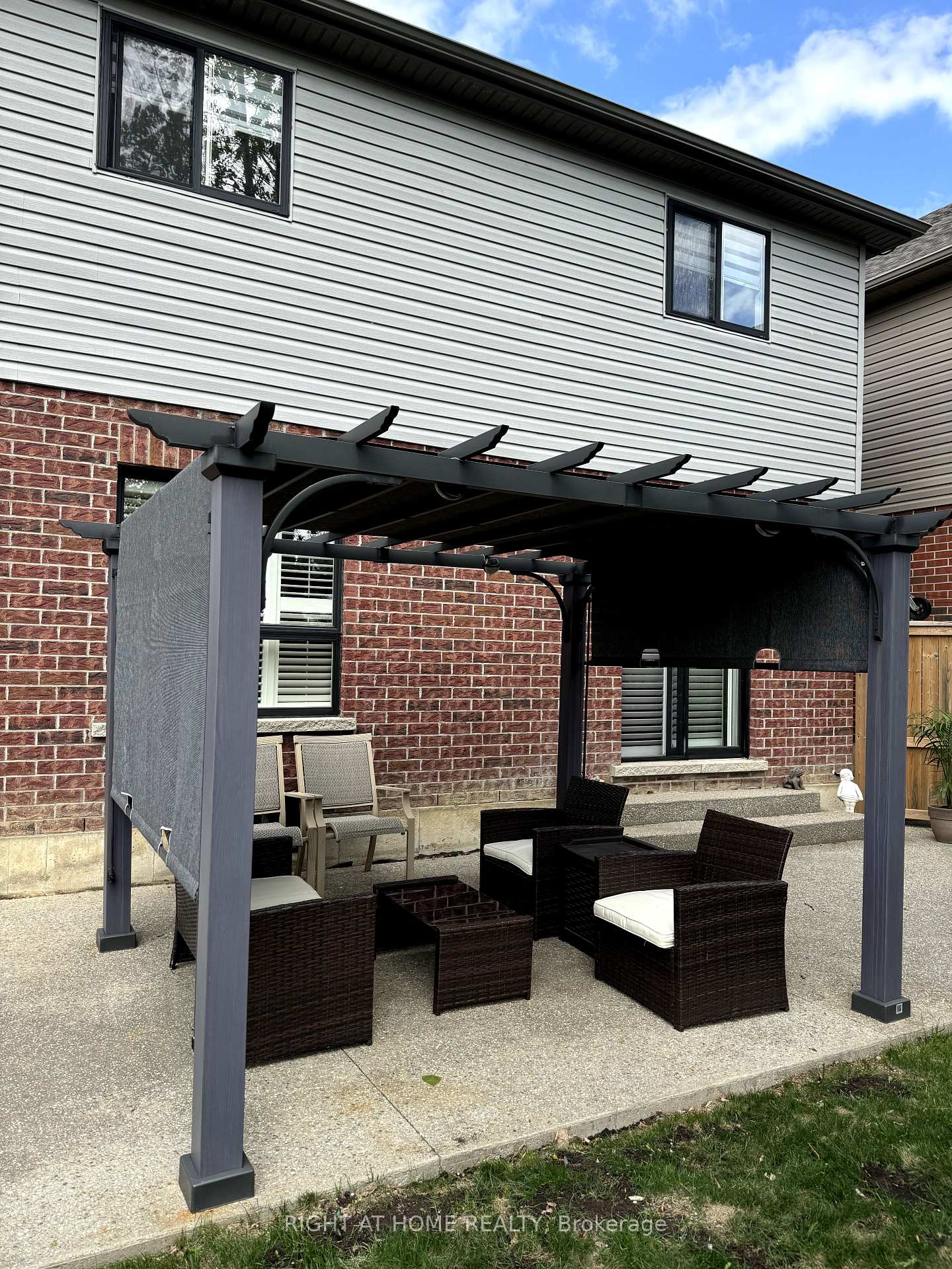 Photo 38 of 4 Avatar Place, Hamilton, Mount Hope — HOMEH