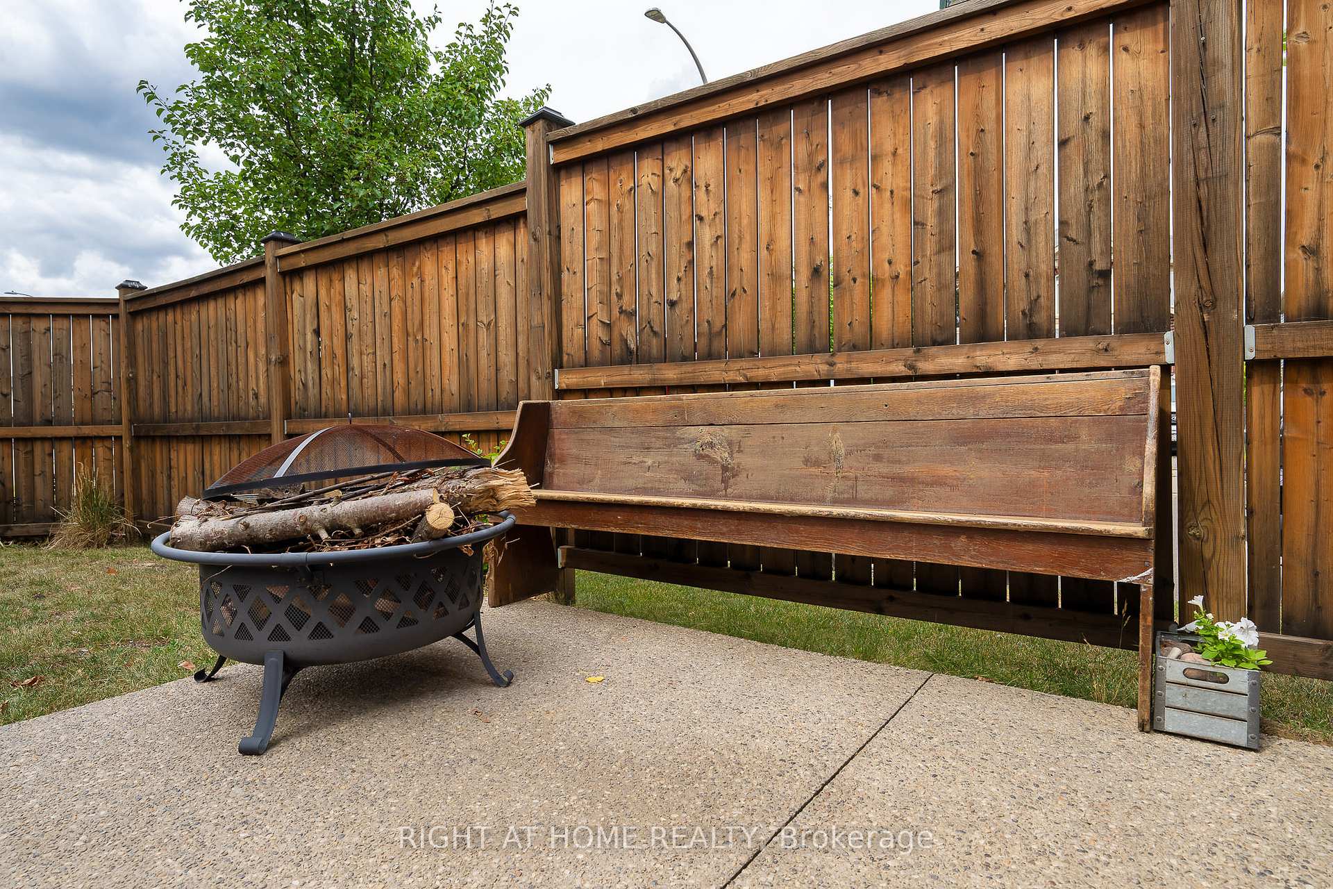 Photo 40 of 4 Avatar Place, Hamilton, Mount Hope — HOMEH