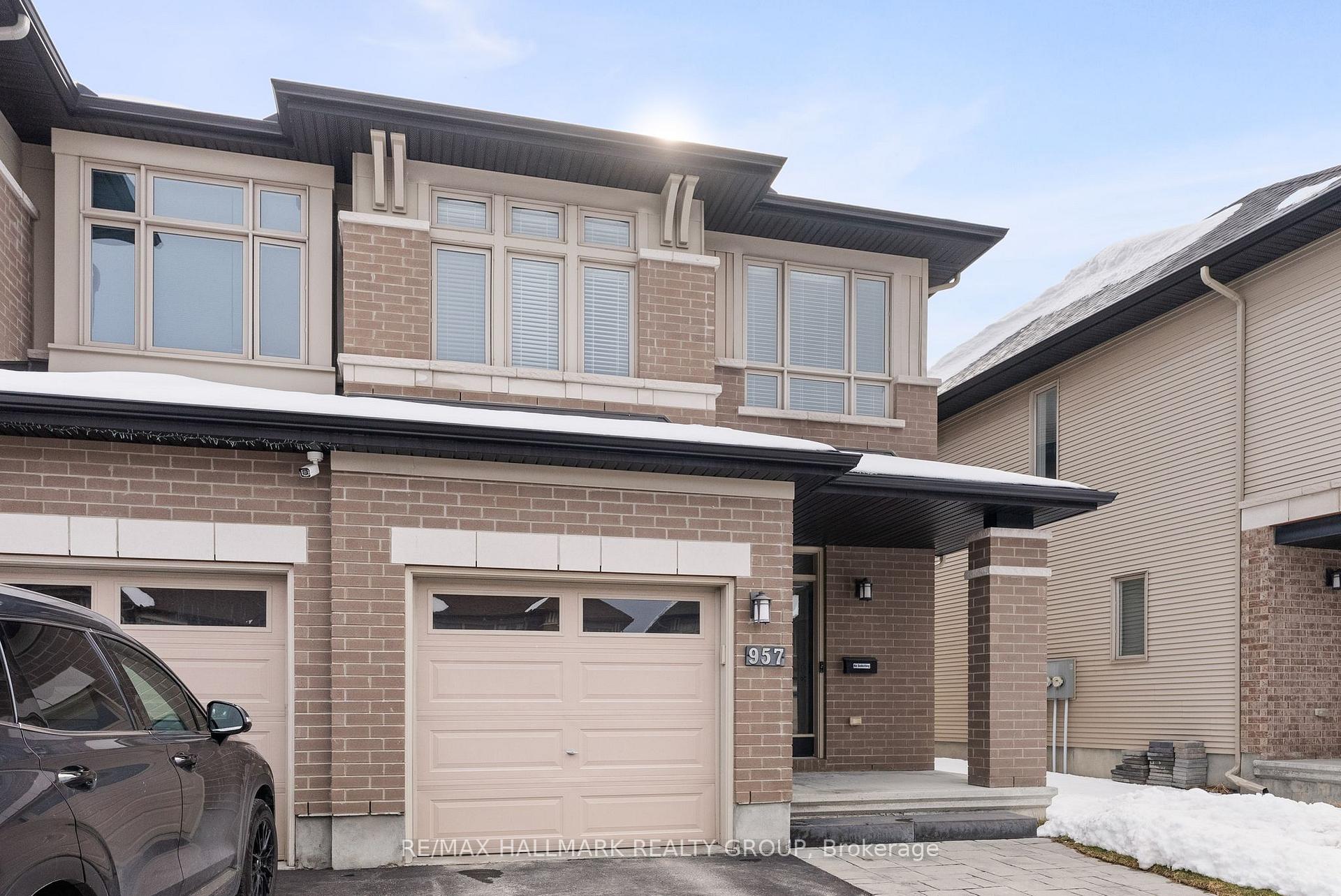 Photo 4 of 957 Cobble Hill Drive, Ottawa, Barrhaven - Cedargrove/Fraserdale — HOMEH
