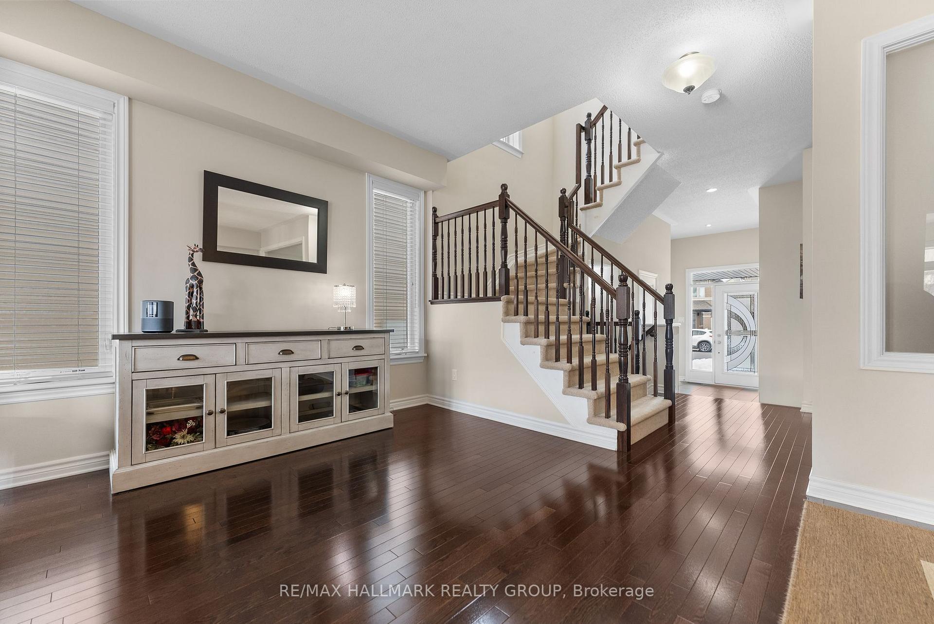 Photo 12 of 957 Cobble Hill Drive, Ottawa, Barrhaven - Cedargrove/Fraserdale — HOMEH