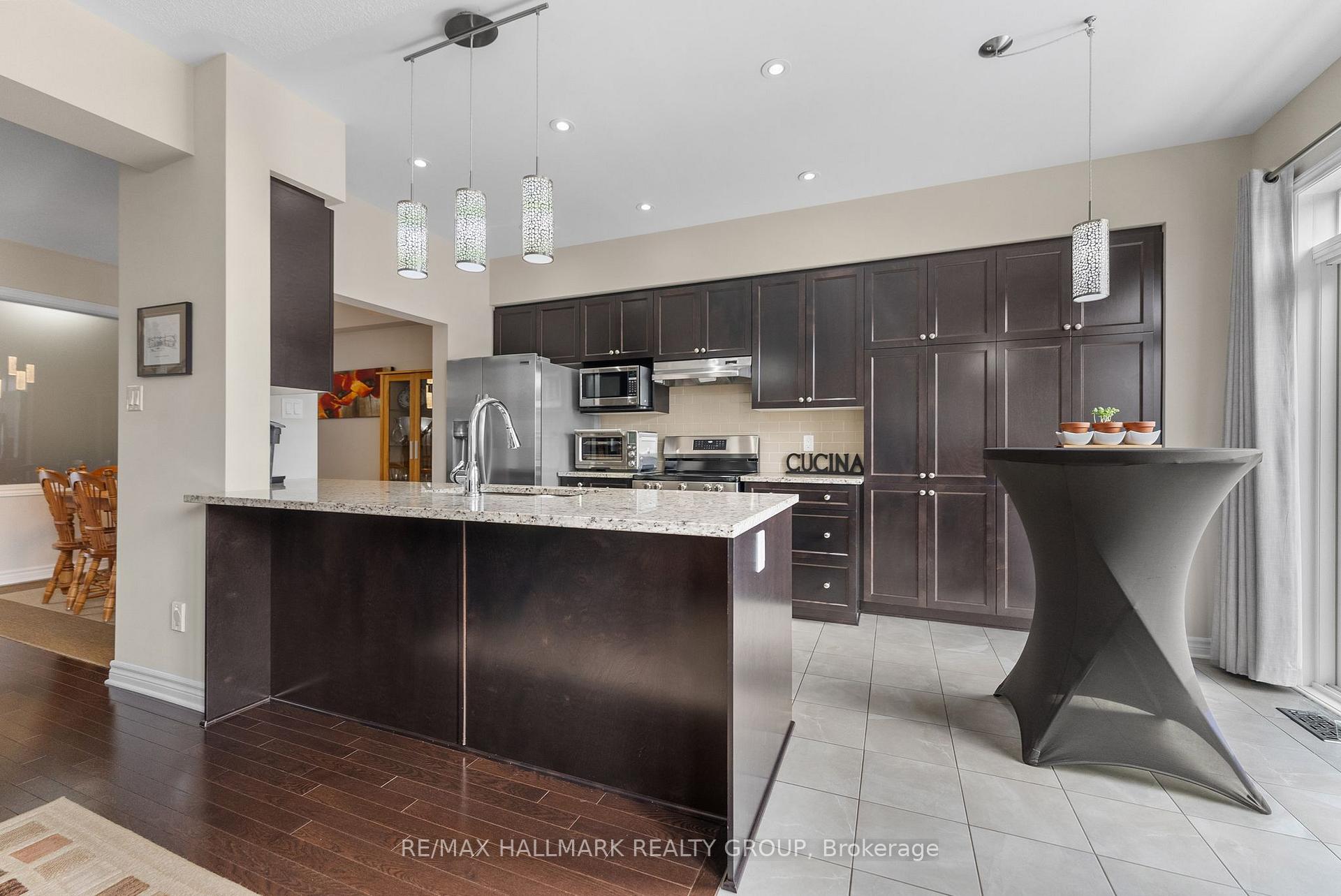 Photo 20 of 957 Cobble Hill Drive, Ottawa, Barrhaven - Cedargrove/Fraserdale — HOMEH