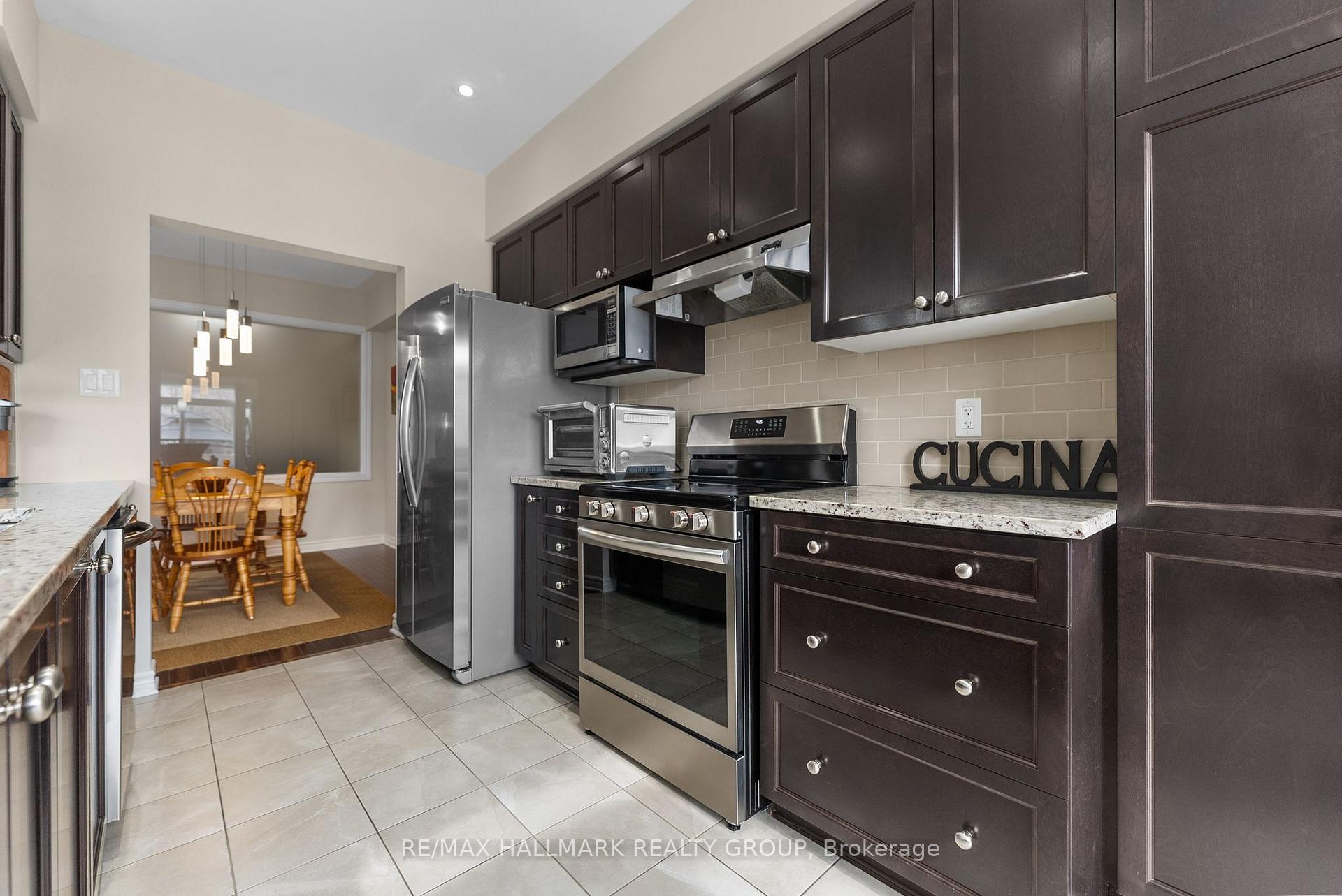 Photo 41 of 957 Cobble Hill Drive, Ottawa, Barrhaven - Cedargrove/Fraserdale — HOMEH