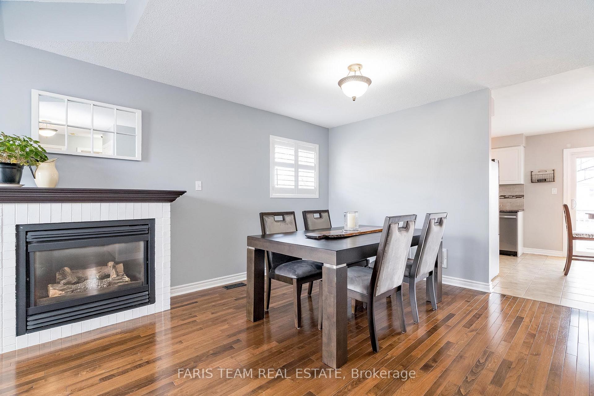 Photo 9 of 206 Wessenger Drive, Barrie, Holly — HOMEH