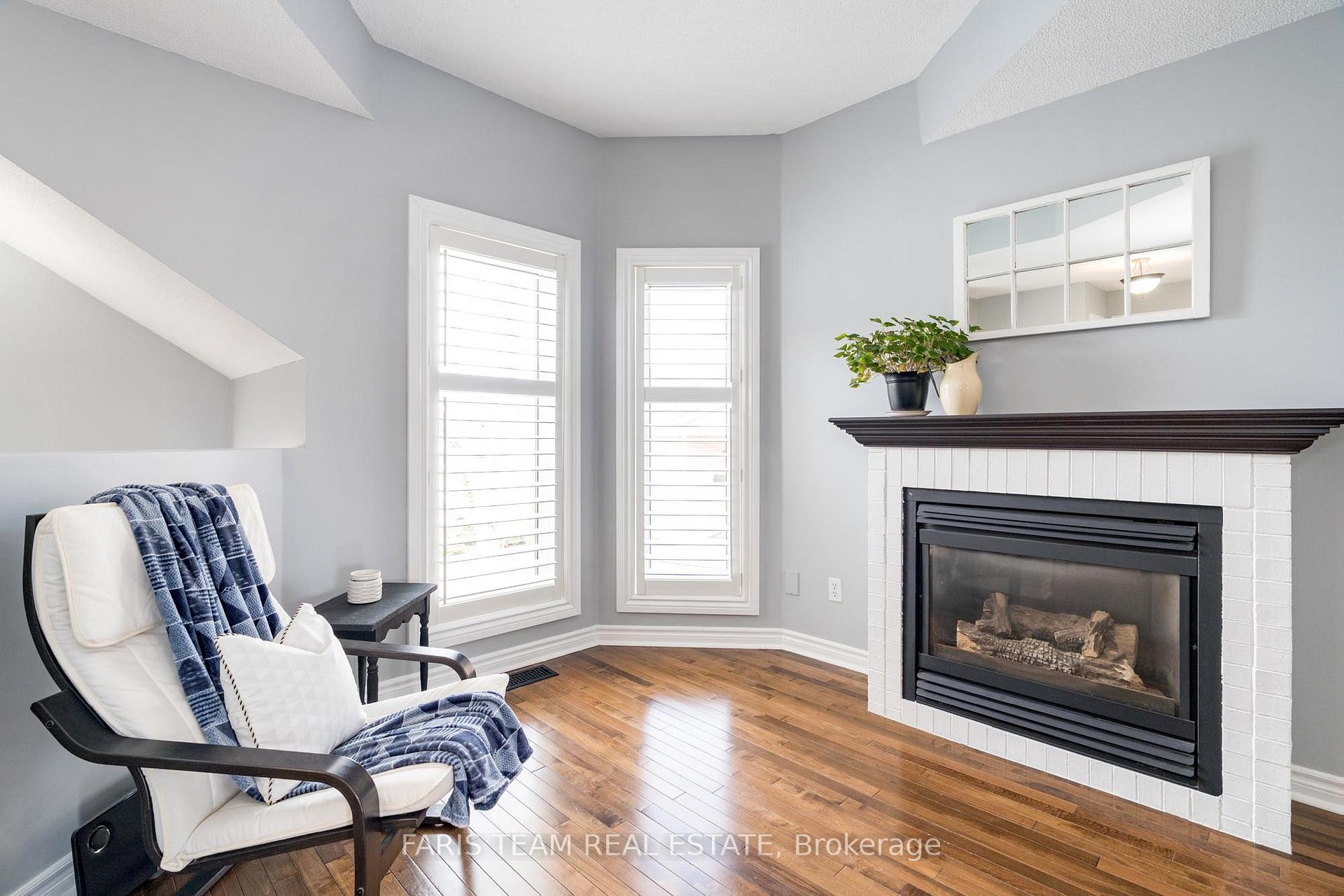 Photo 10 of 206 Wessenger Drive, Barrie, Holly — HOMEH