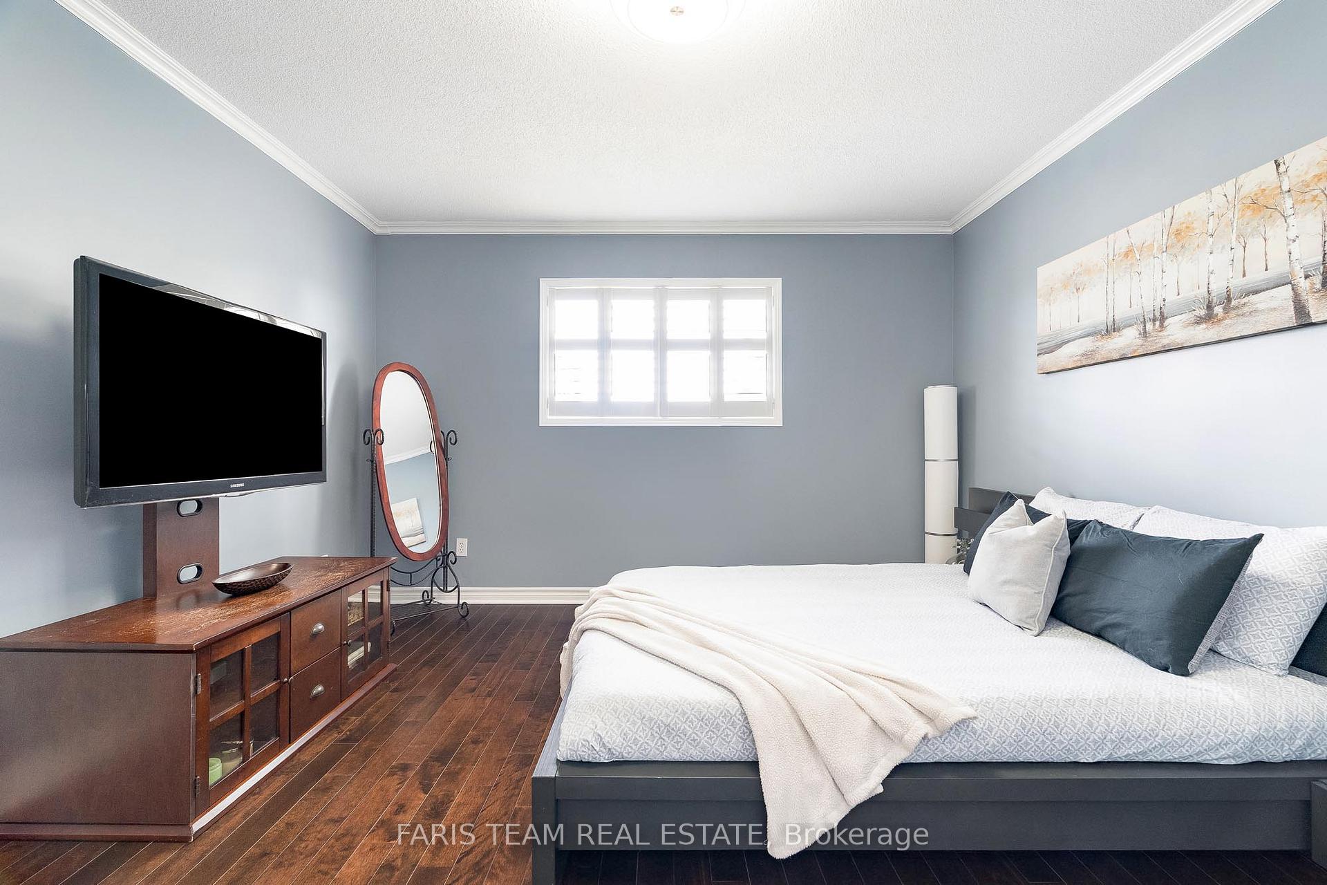 Photo 11 of 206 Wessenger Drive, Barrie, Holly — HOMEH
