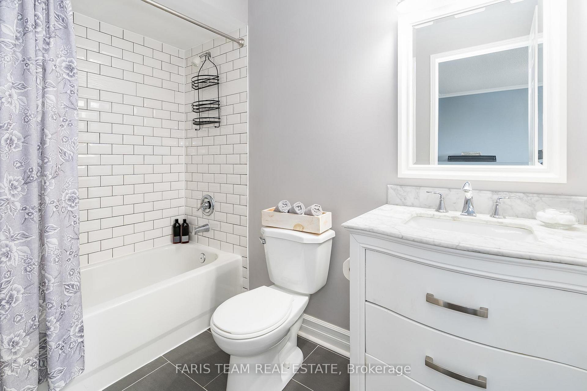 Photo 12 of 206 Wessenger Drive, Barrie, Holly — HOMEH