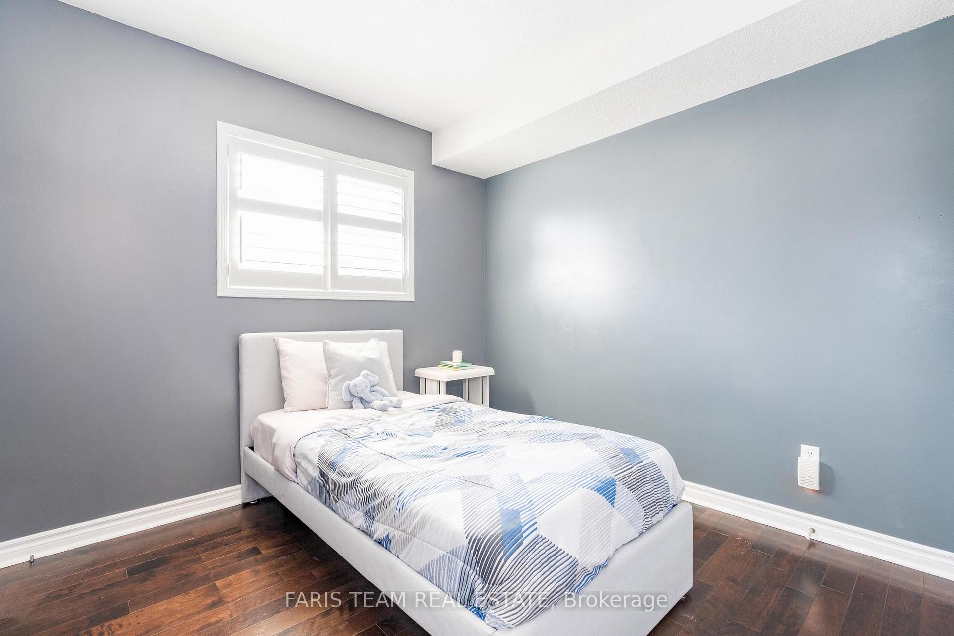 Photo 13 of 206 Wessenger Drive, Barrie, Holly — HOMEH