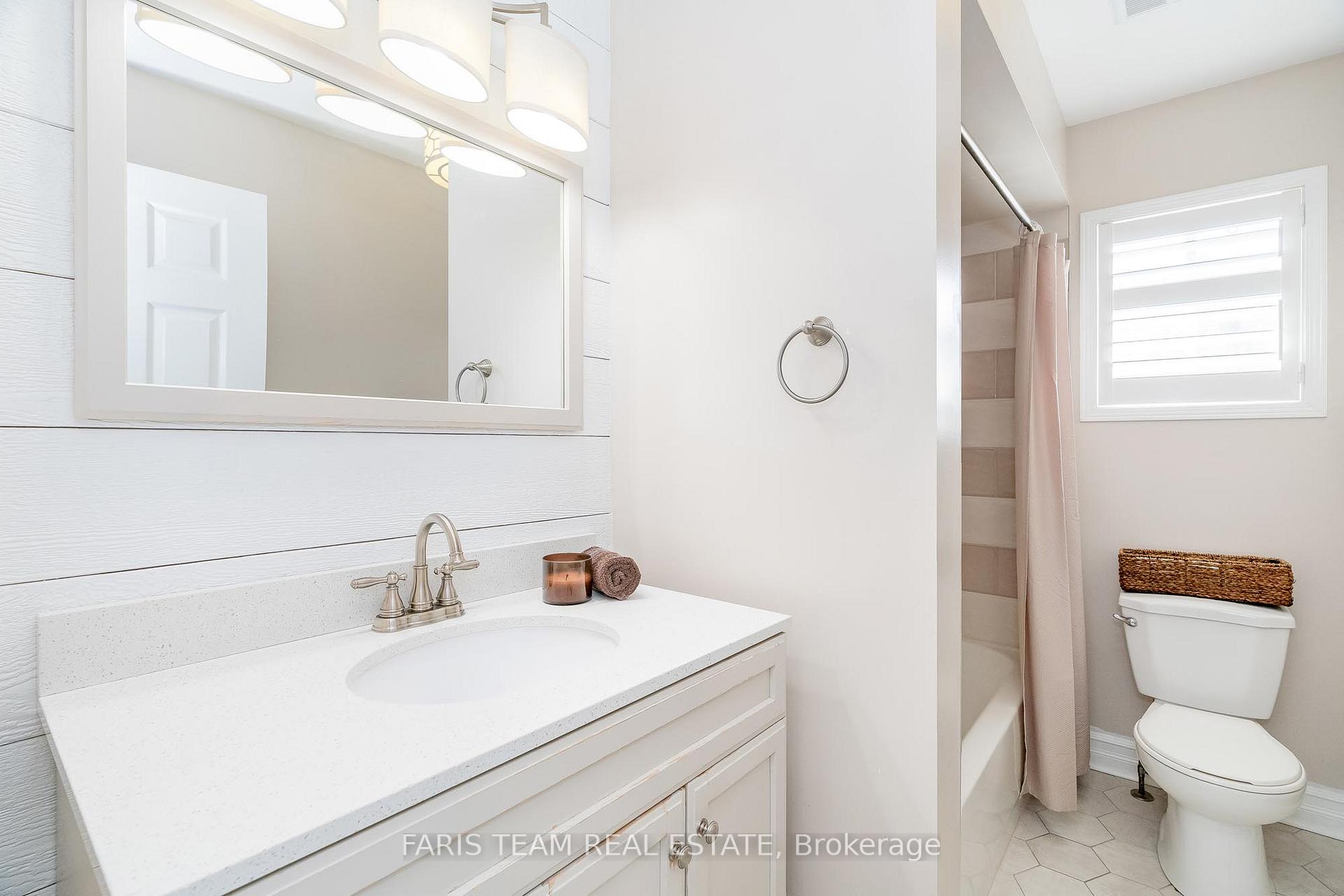 Photo 14 of 206 Wessenger Drive, Barrie, Holly — HOMEH