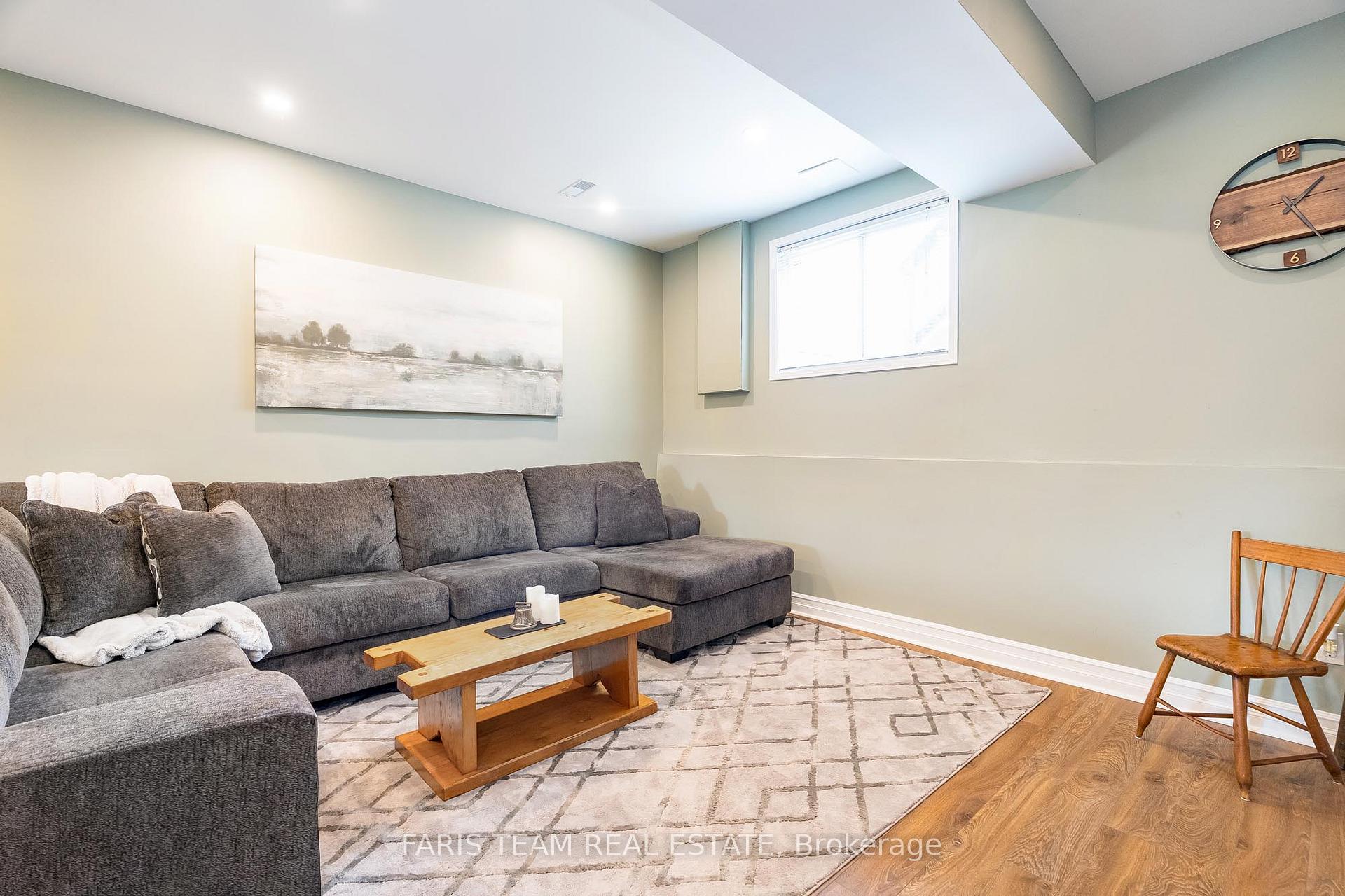 Photo 17 of 206 Wessenger Drive, Barrie, Holly — HOMEH