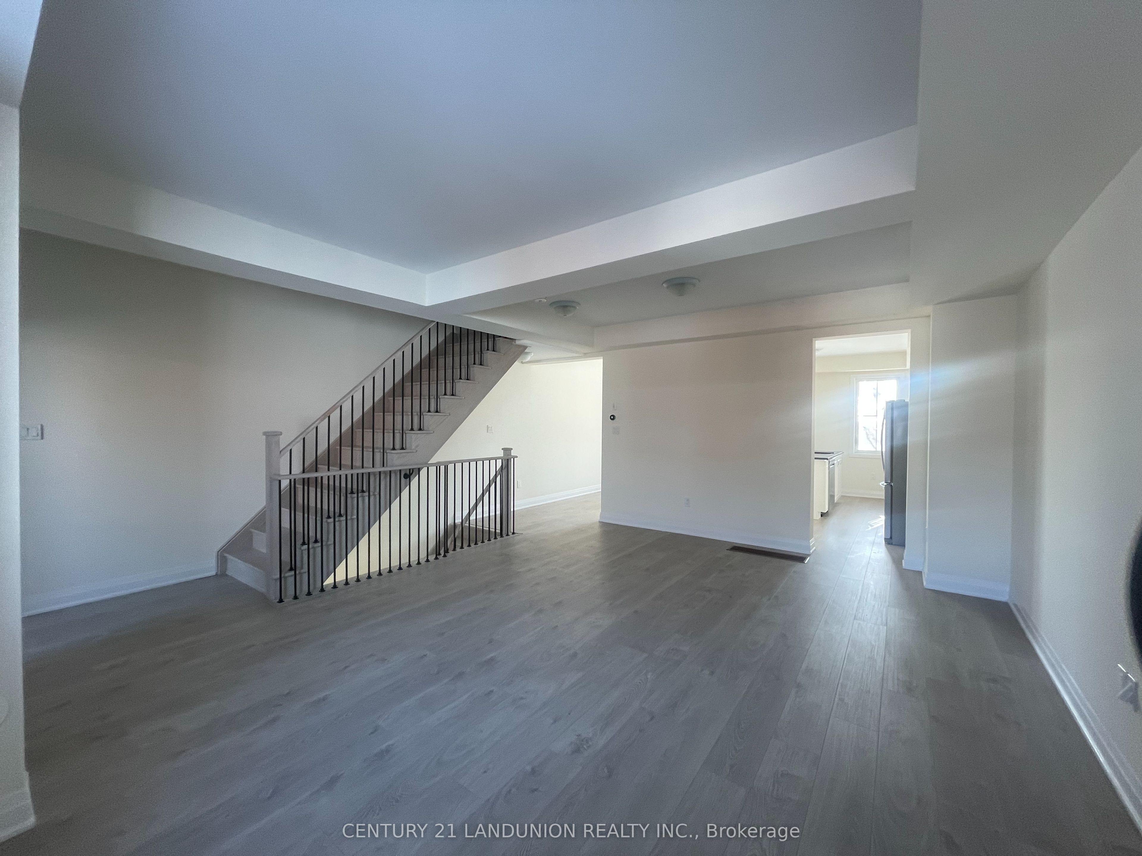 Photo 40 of 17 McConaghy Court, Vaughan, Maple — HOMEH