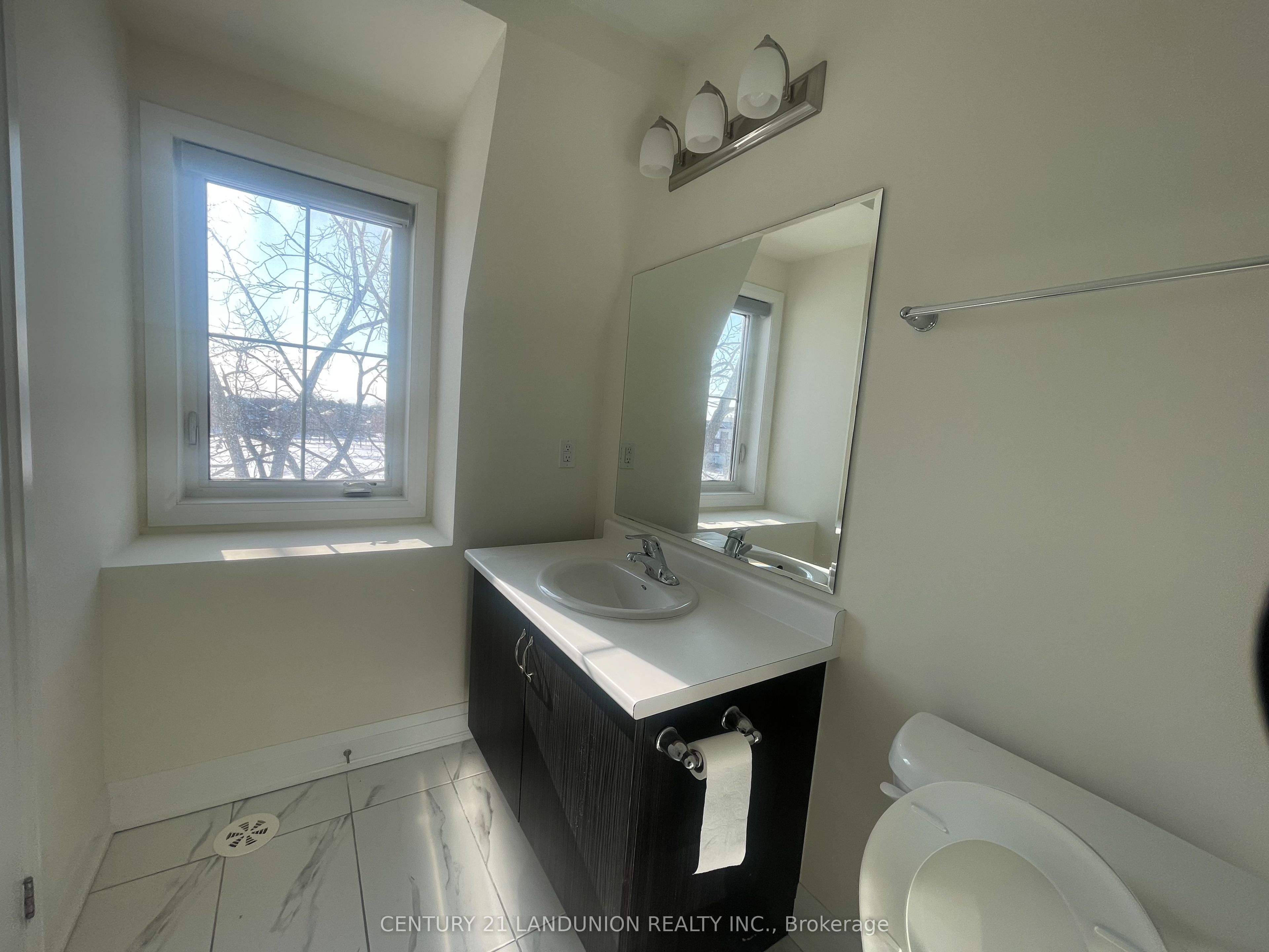 Photo 67 of 17 McConaghy Court, Vaughan, Maple — HOMEH