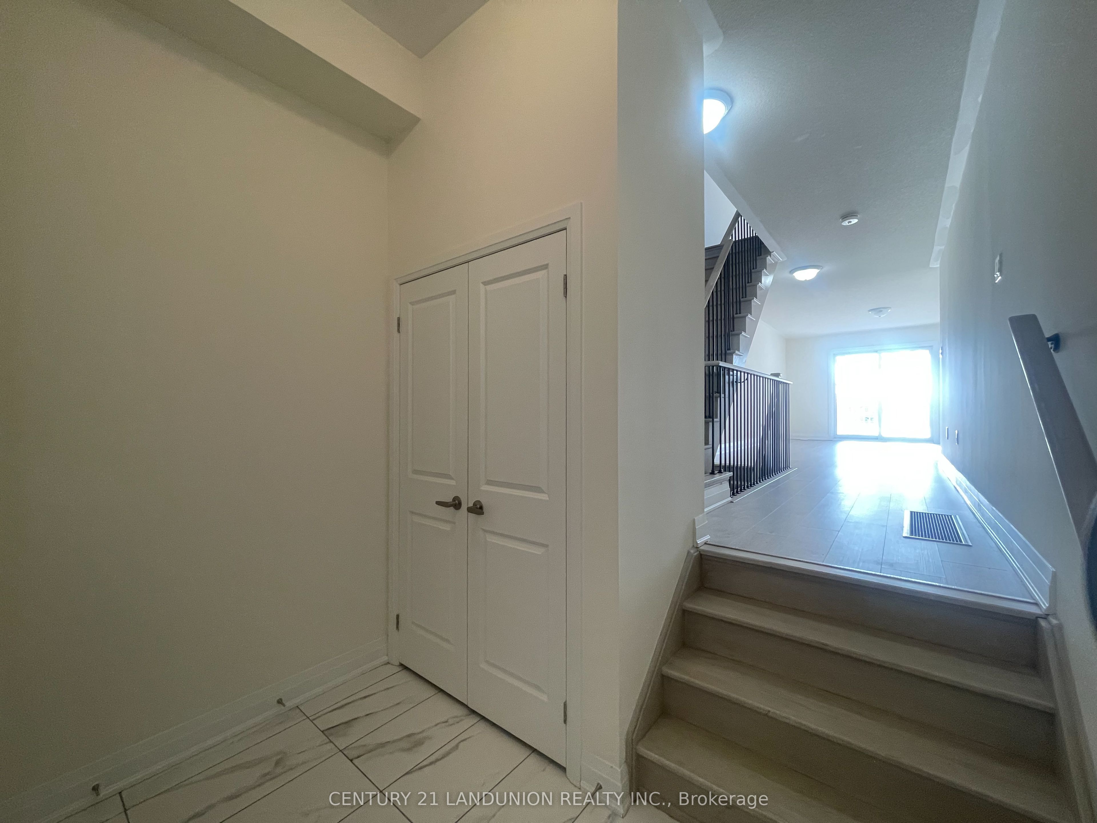 Photo 44 of 17 McConaghy Court, Vaughan, Maple — HOMEH