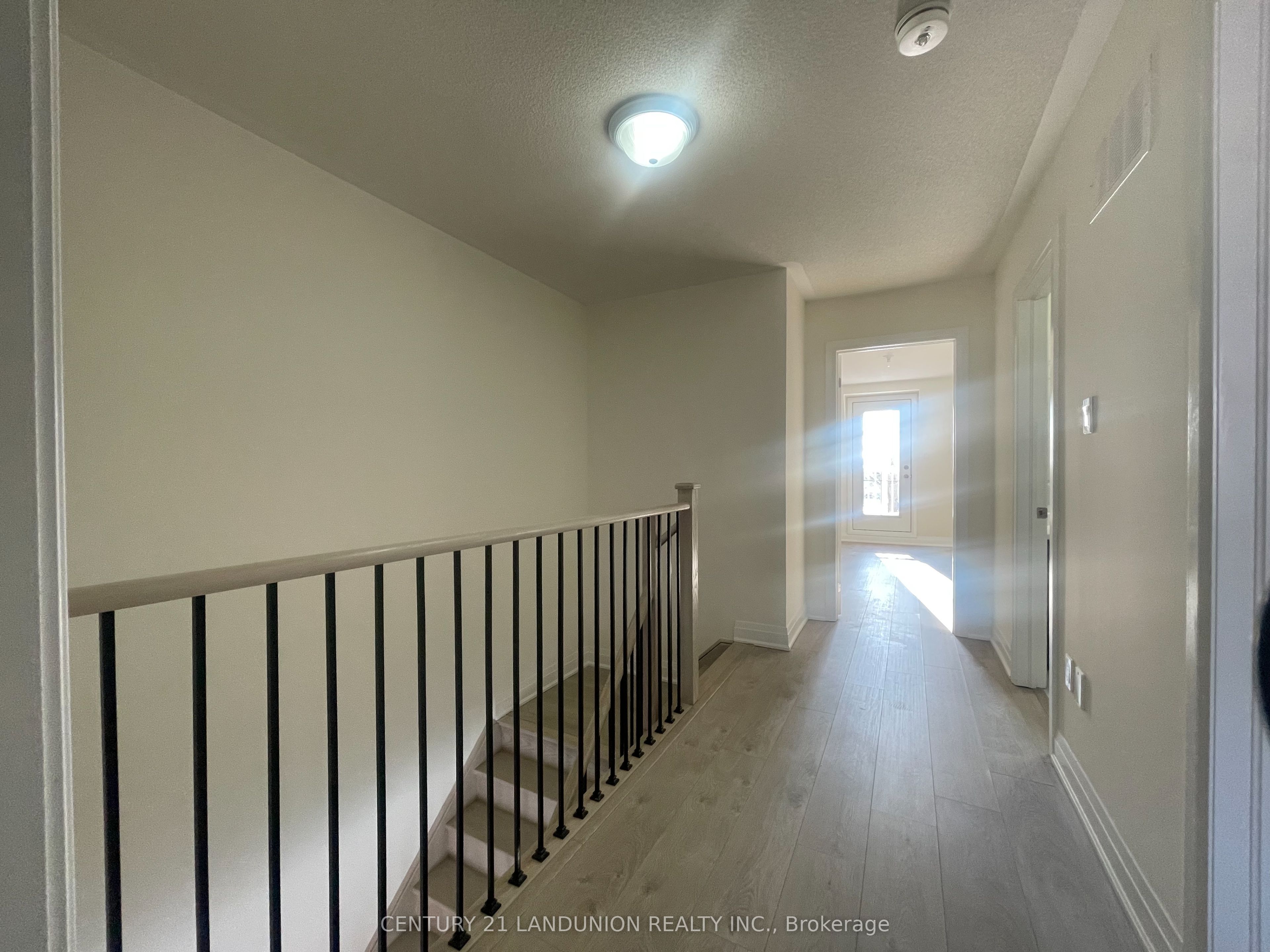 Photo 63 of 17 McConaghy Court, Vaughan, Maple — HOMEH