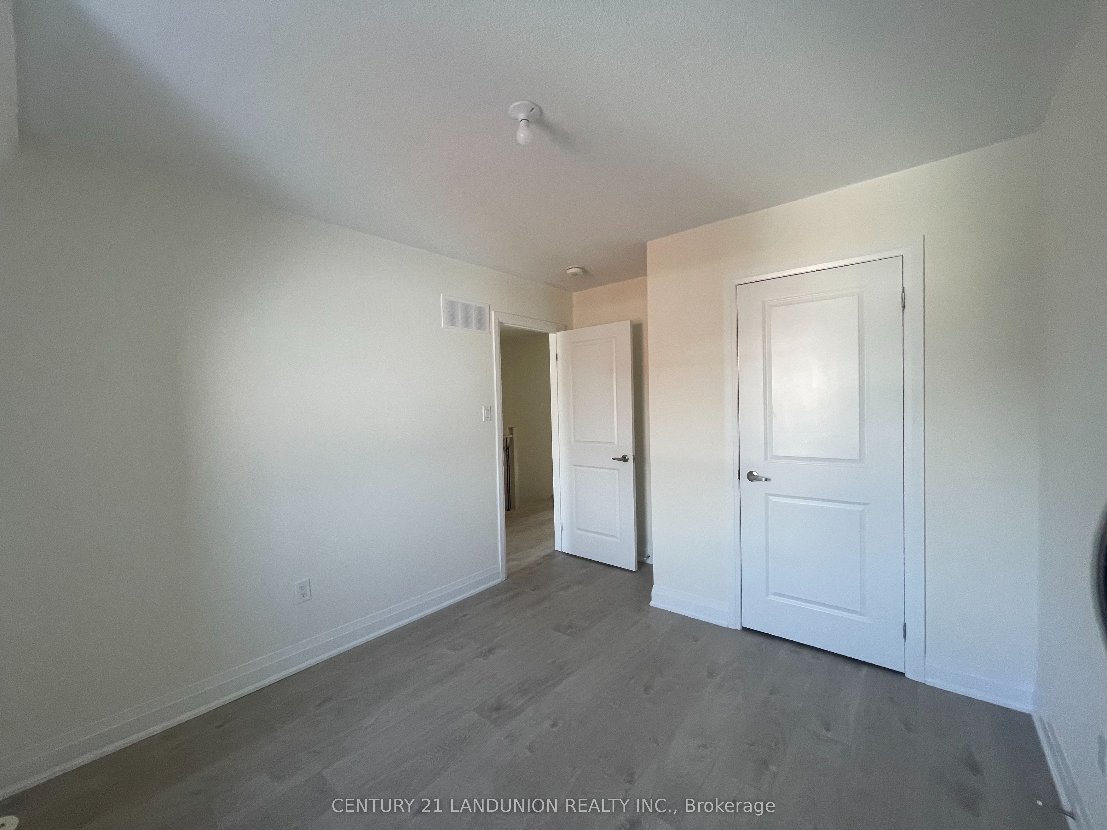 Photo 60 of 17 McConaghy Court, Vaughan, Maple — HOMEH