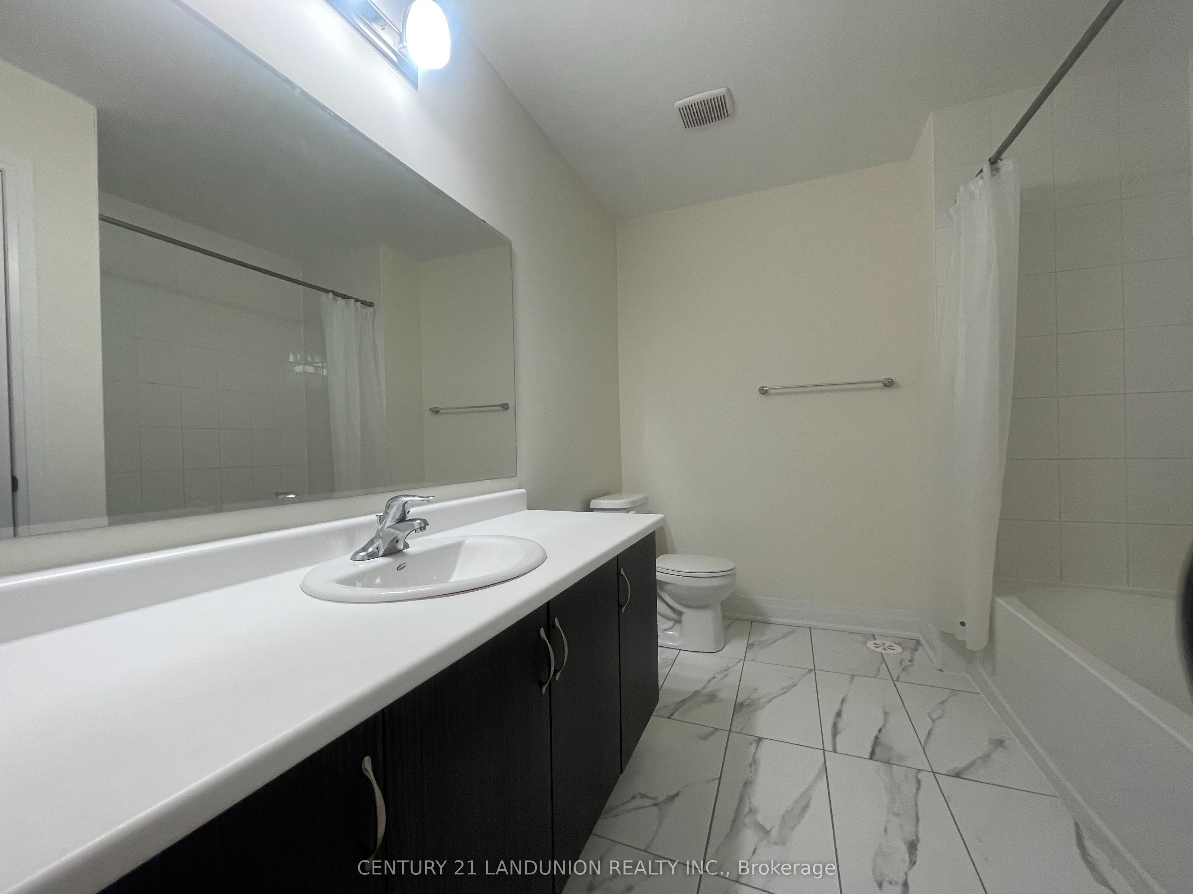 Photo 61 of 17 McConaghy Court, Vaughan, Maple — HOMEH