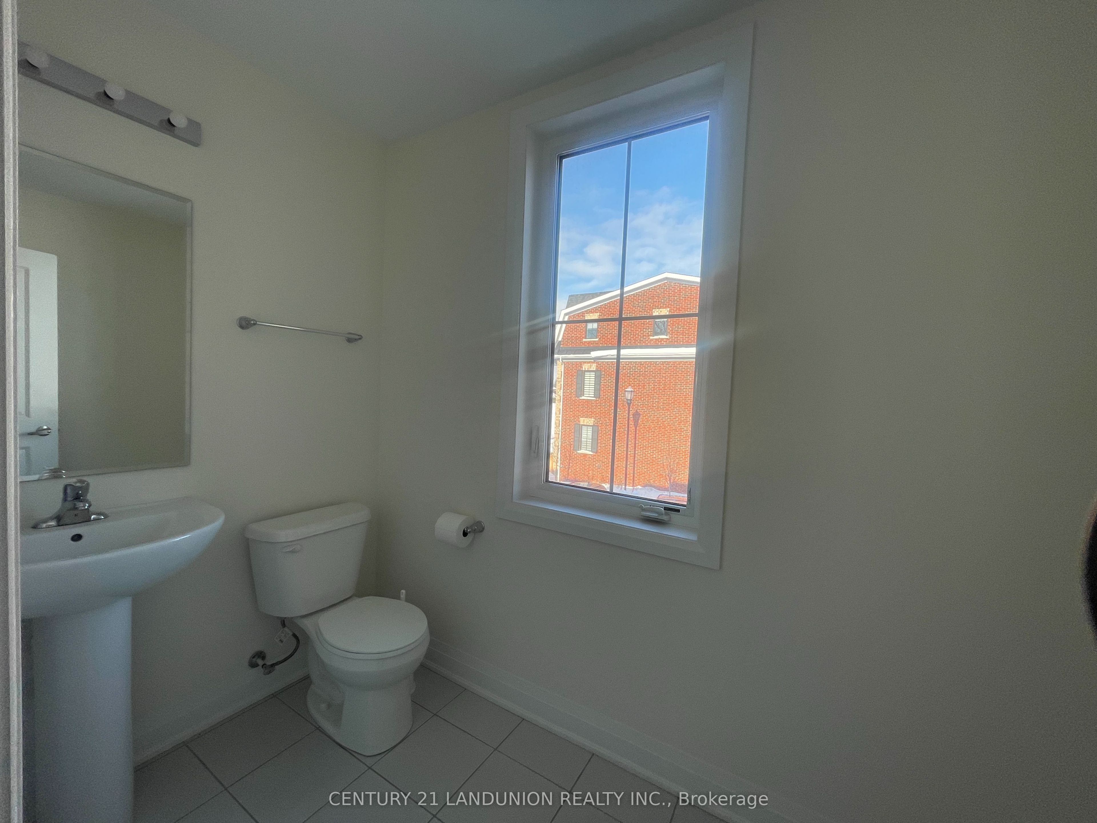 Photo 53 of 17 McConaghy Court, Vaughan, Maple — HOMEH
