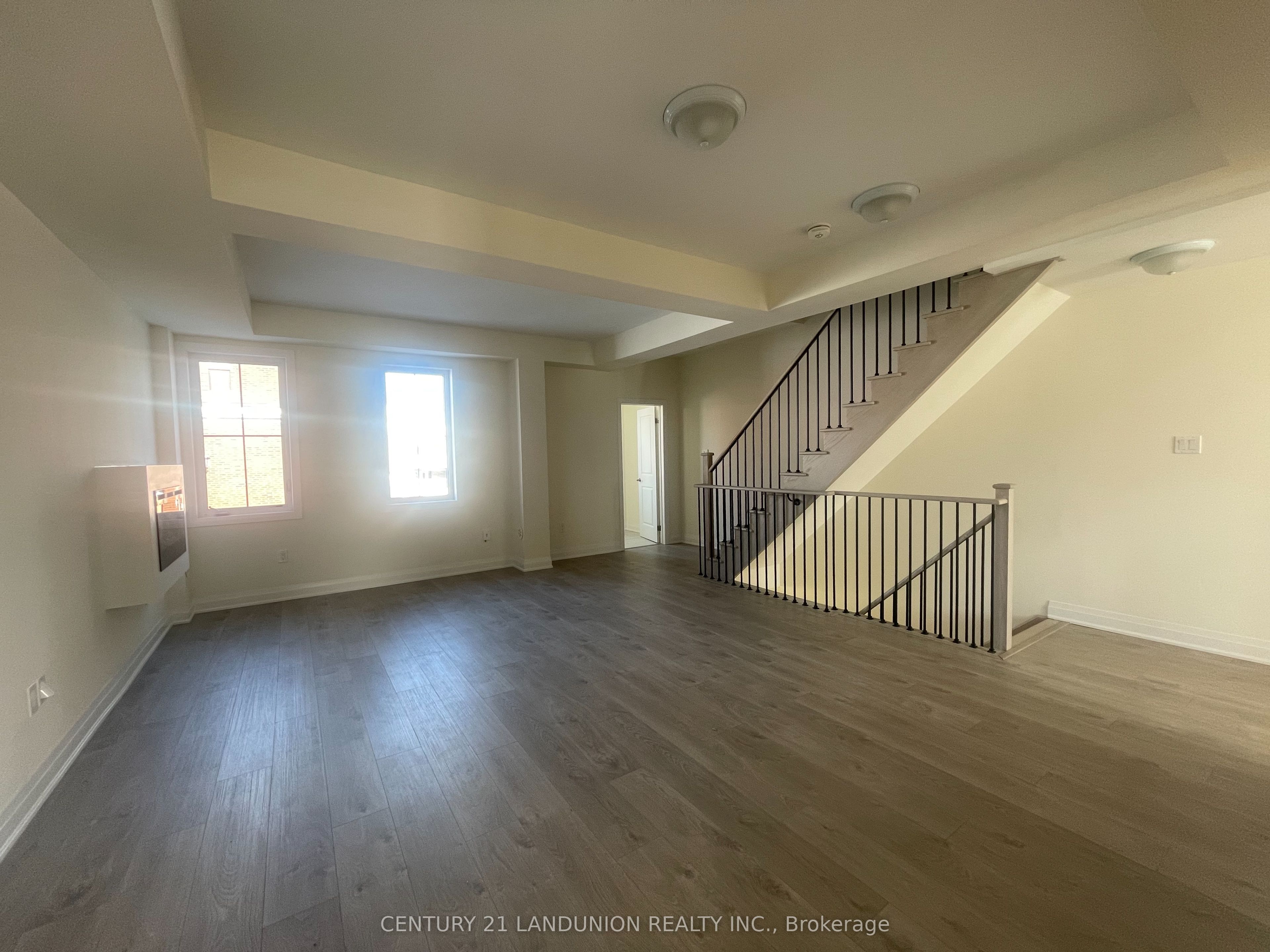Photo 41 of 17 McConaghy Court, Vaughan, Maple — HOMEH
