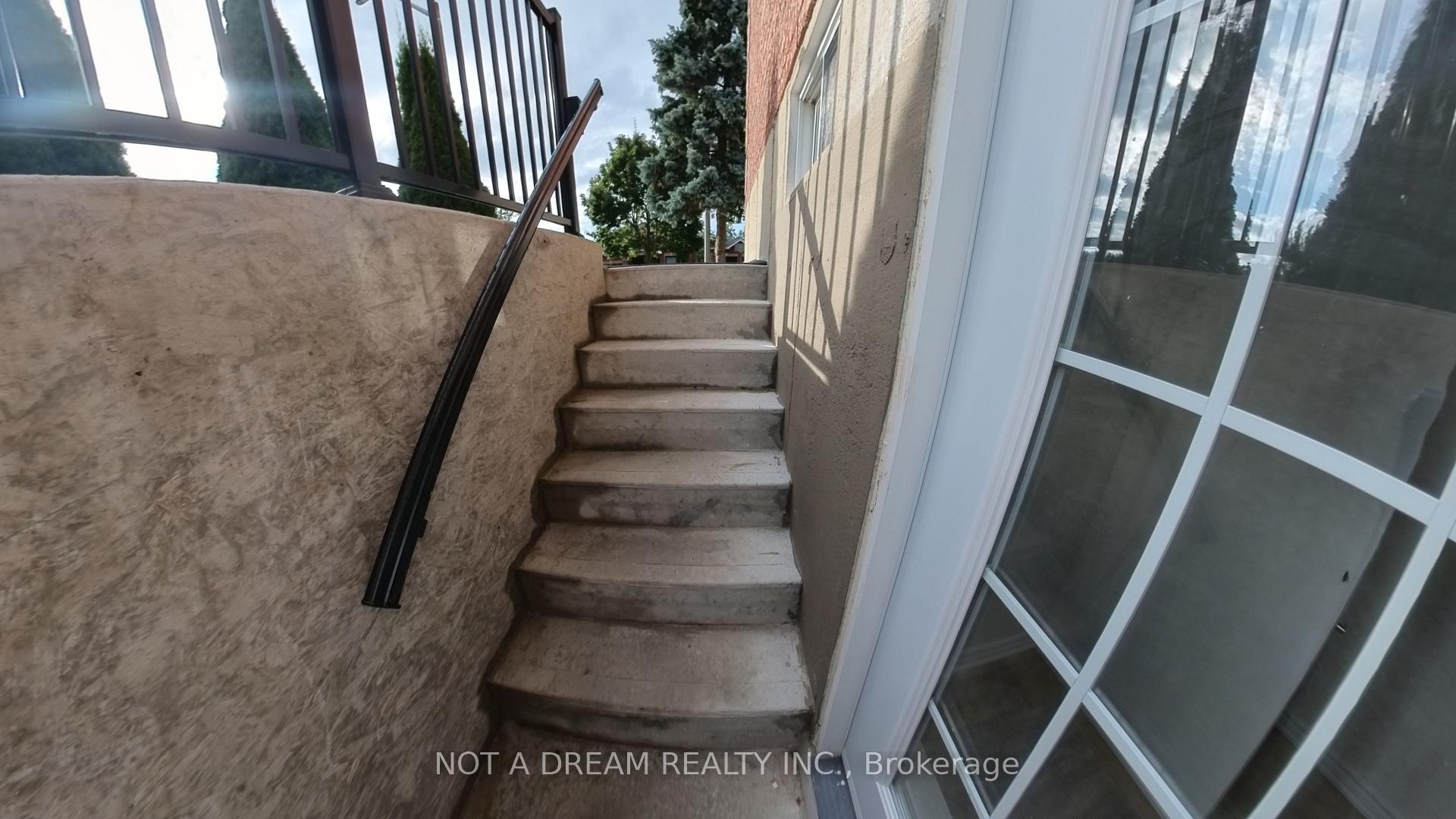 Photo 6 of Unit Bsmt, 31 Columbia Road, Barrie, Holly — HOMEH
